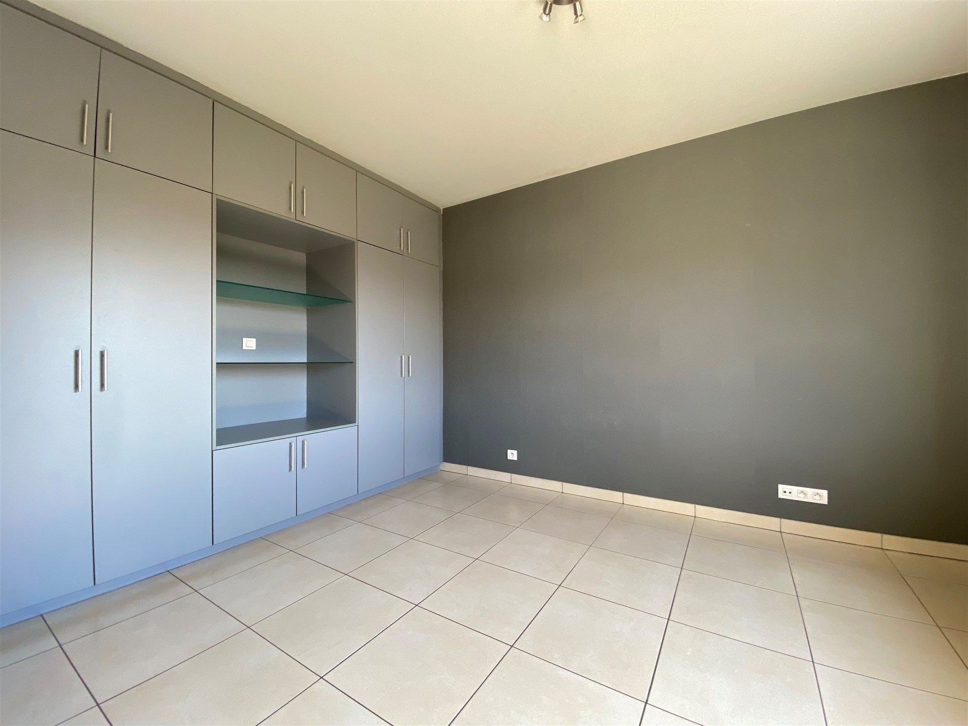 Zeer mooi gelegen instapklaar appartement op de tweede verdieping van de residentie “Square”. foto 18