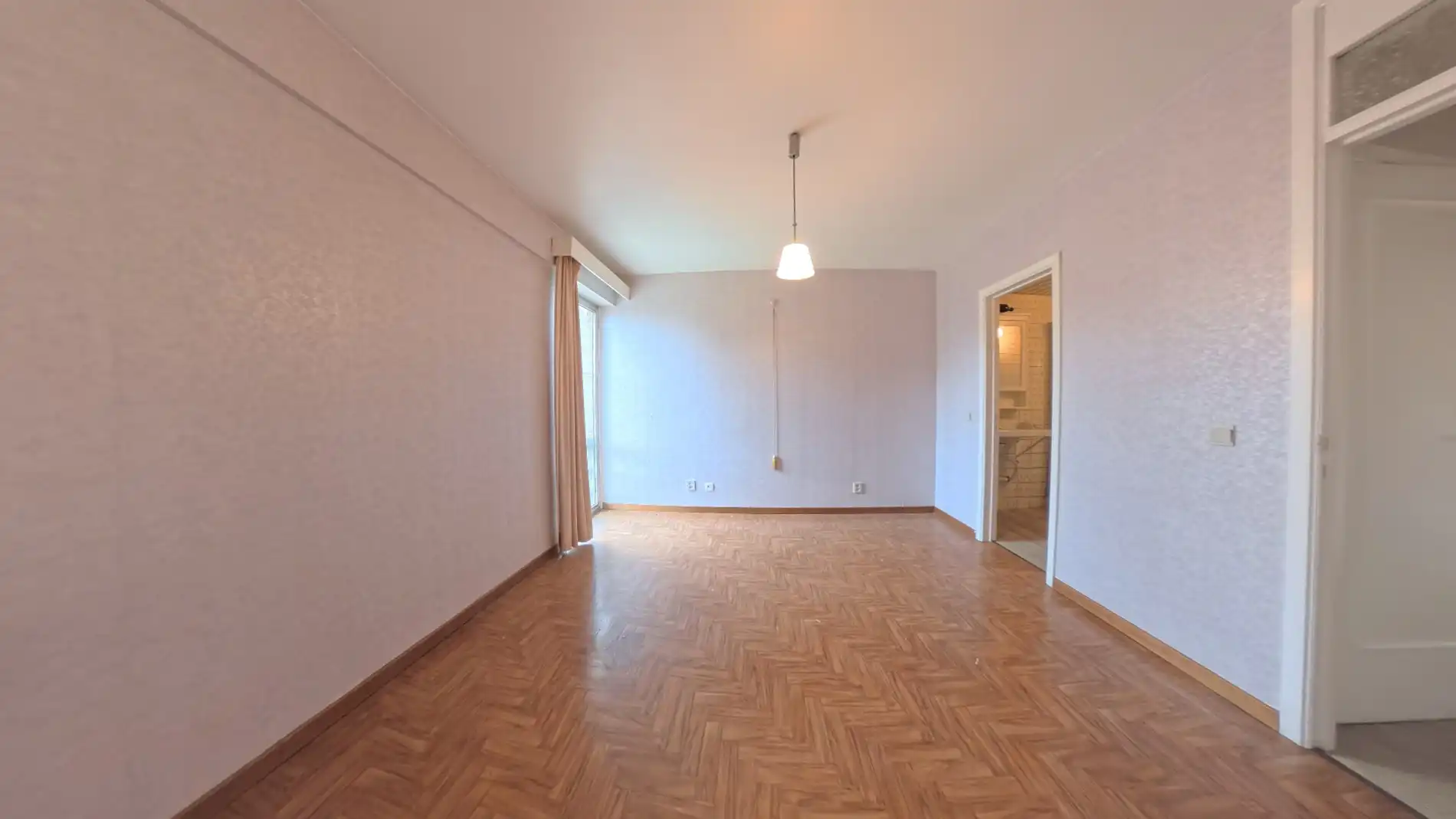 Verder te vernieuwen assistentiewoning met één slaapkamer en terras te Assebroek. foto 5