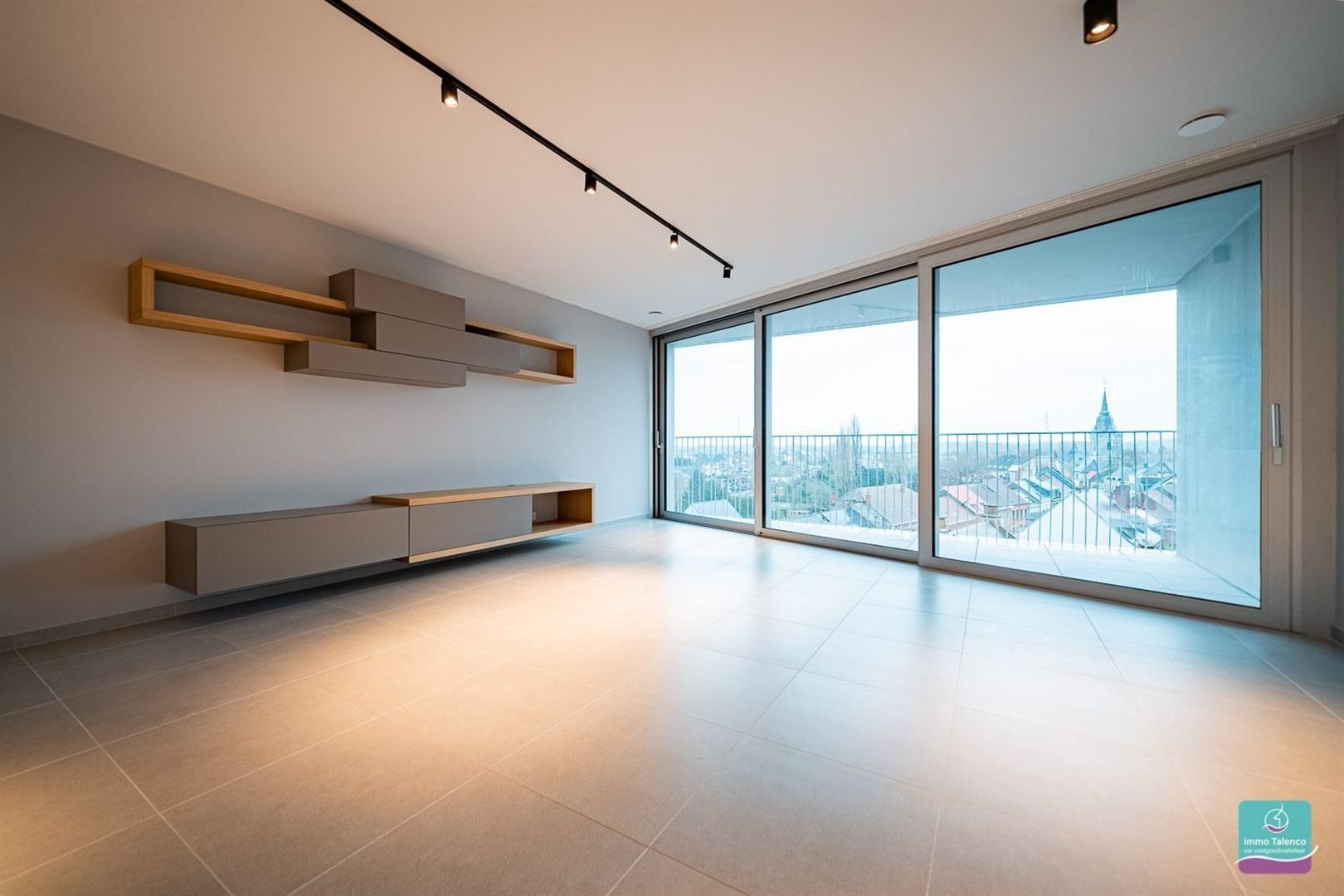 App 1 slpk met dressing/bureau, terras en autostaanplaats foto 3