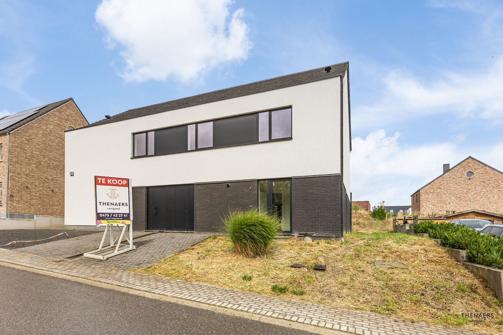 Ruime nieuwbouwwoning met 3 slaapkamers. foto {{pictureIndex}}