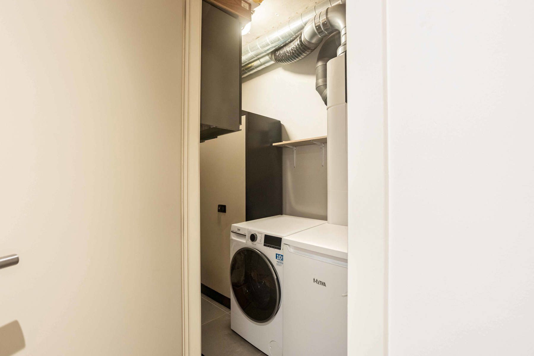 Gelijkvloers kantoor/praktijkruimte bij station Denderleeuw foto 21