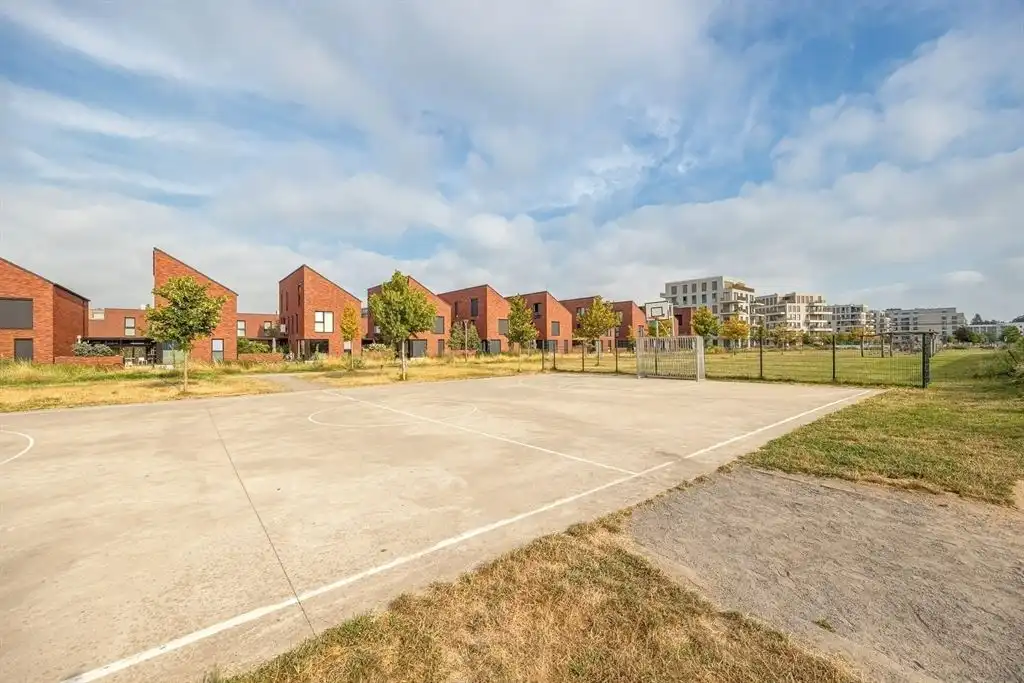Nieuwbouwwoning onder registratie op toplocatie foto 30