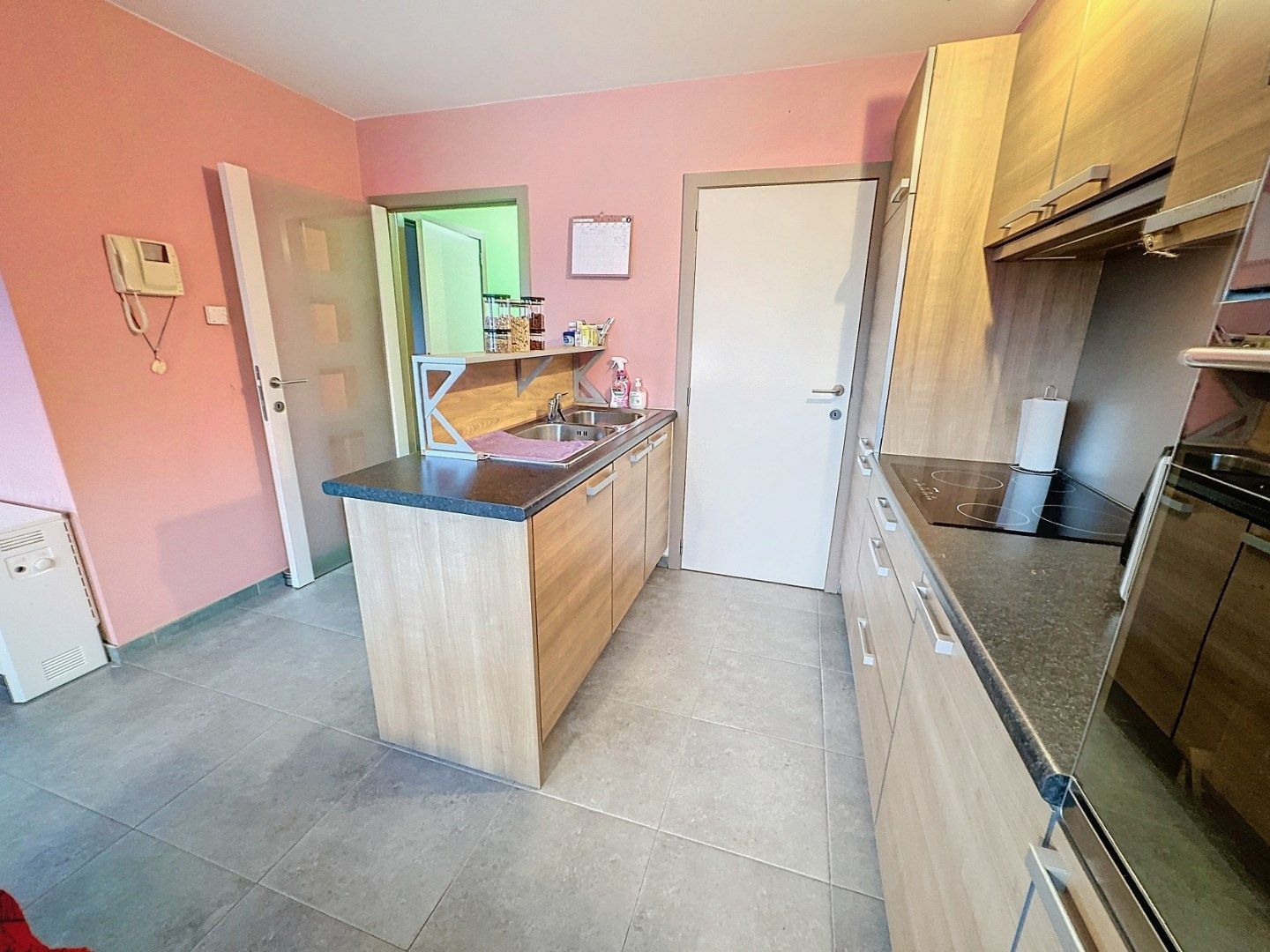 Instapklaar appartement met 2 slaapkamers foto 5