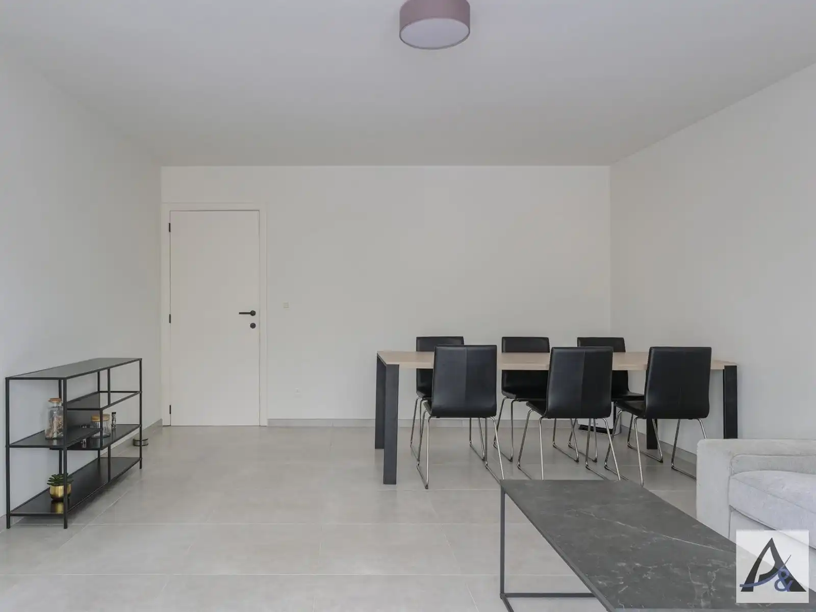 Instapklaar gelijkvloers appartement in hartje Bilzen met garage foto 9