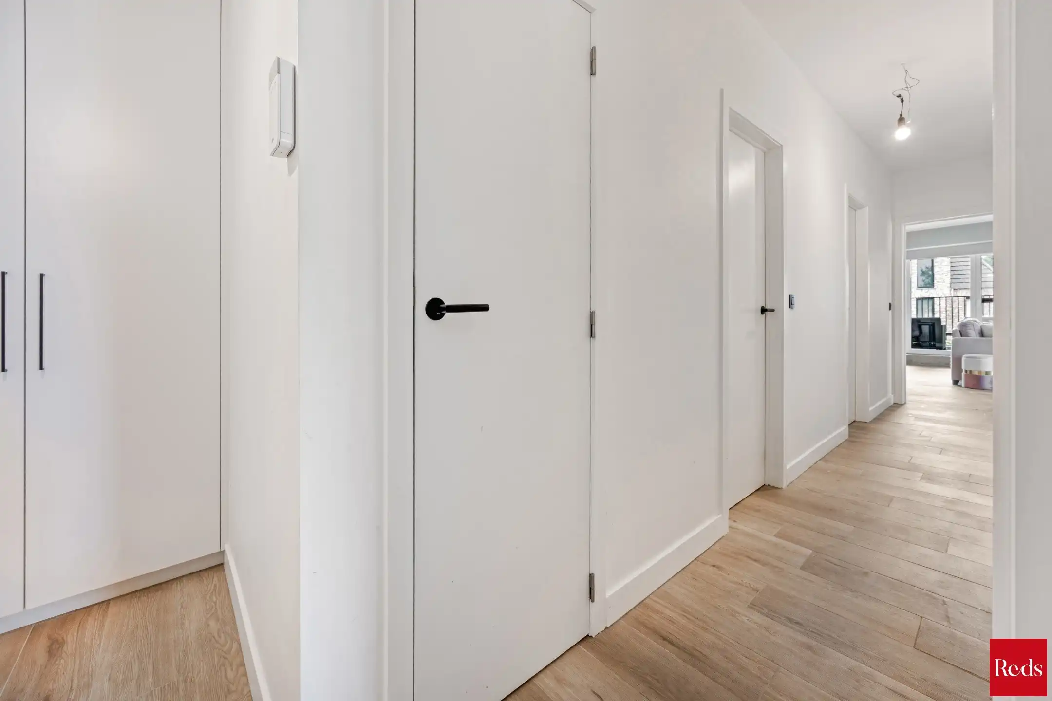 Recent appartement met terras, 2 parkeerplaatsen en kelder foto 11