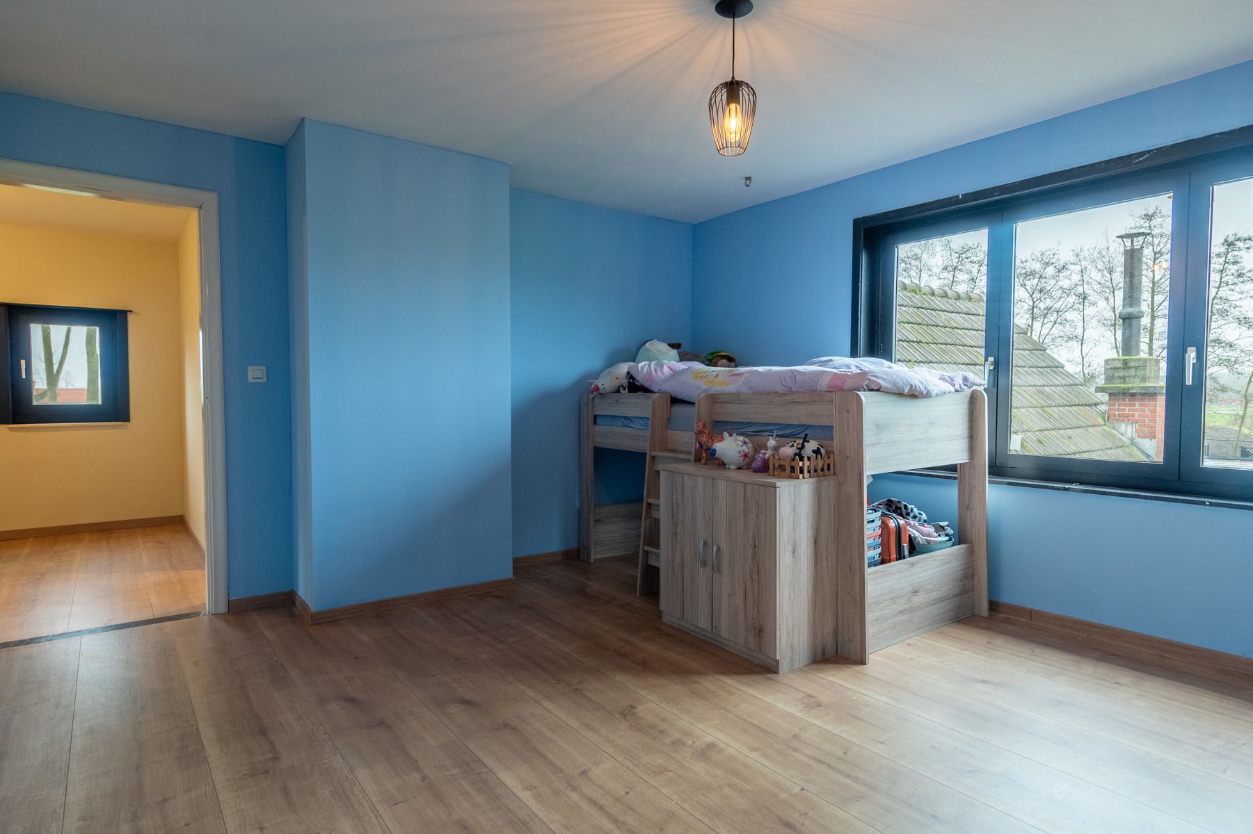 Gedeeltelijk gerenoveerd huis met bijgebouw, groen uitzicht foto 17