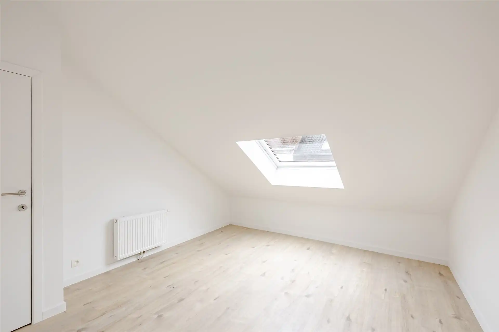 Instapklare woning met 3 slaapkamers en tuin foto 23