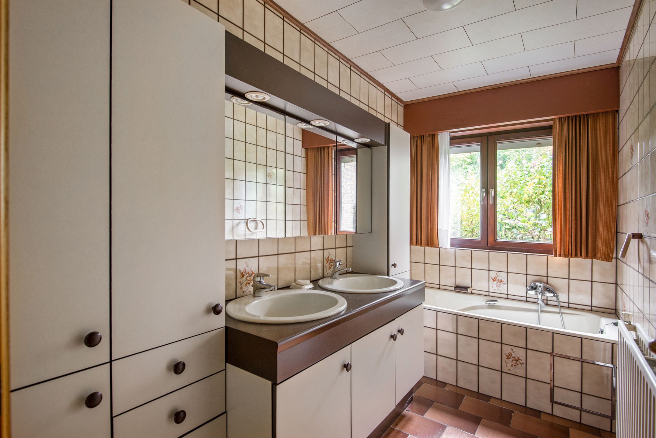 Rustig gelegen laagbouwwoning met 2 slpks & bureau op 1515m² foto 12