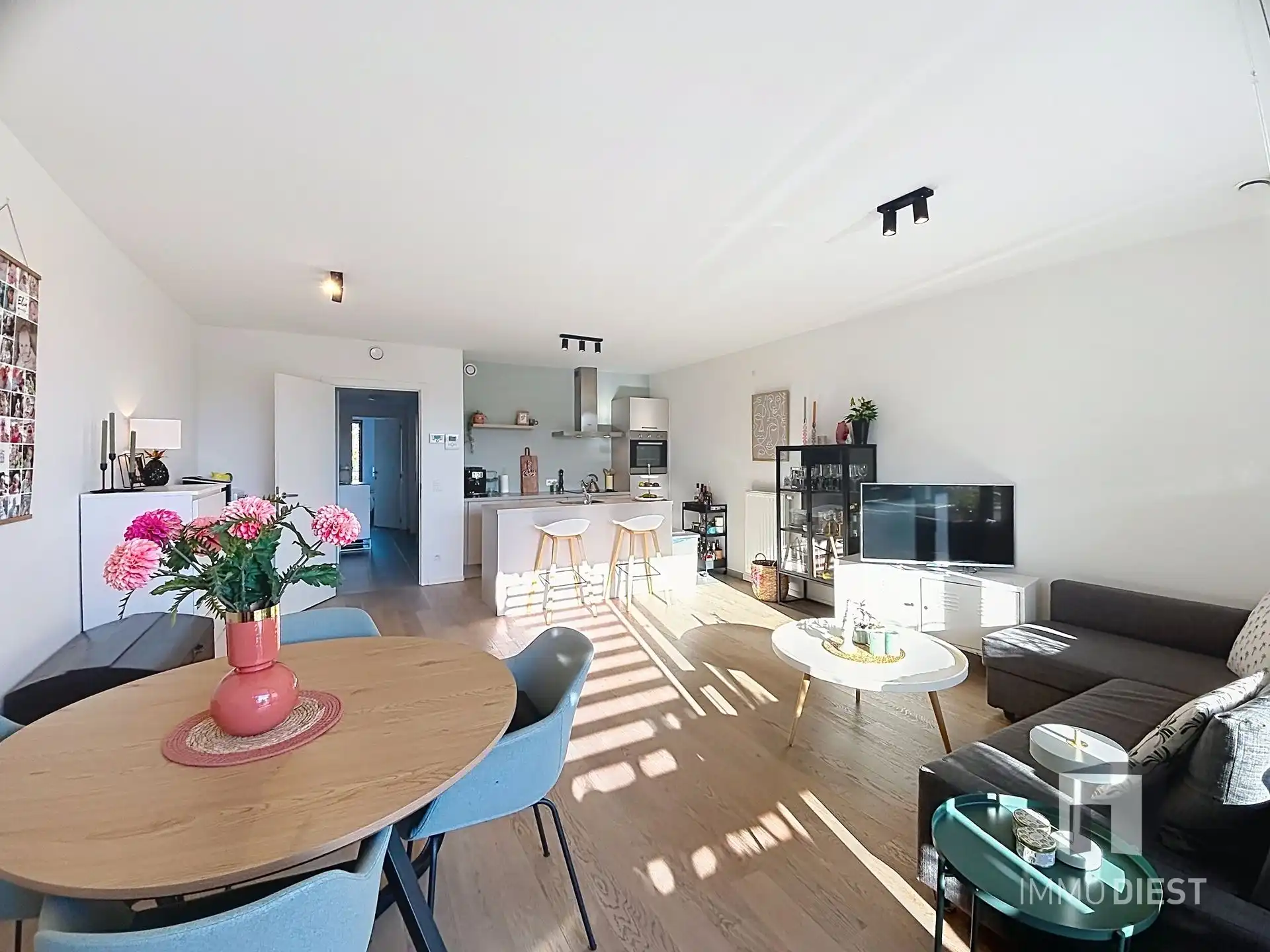 Energiezuinig appartement met twee slaapkamers en ondergrondse autostaanplaats net buiten de stadskern van Diest. foto 3