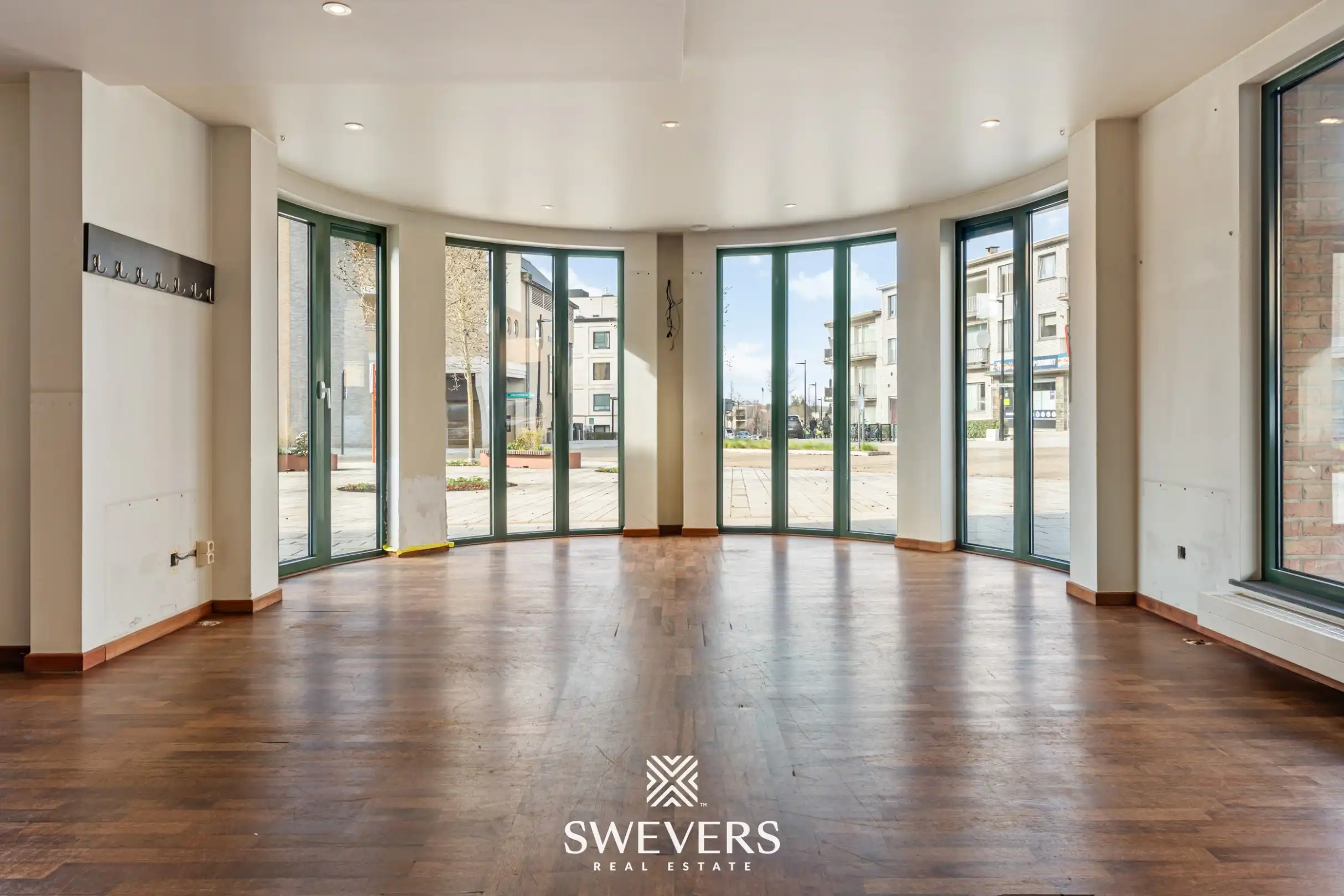 Commerciële opportuniteit met veel visibiliteit en ruimte in het centrum van Beringen foto 14