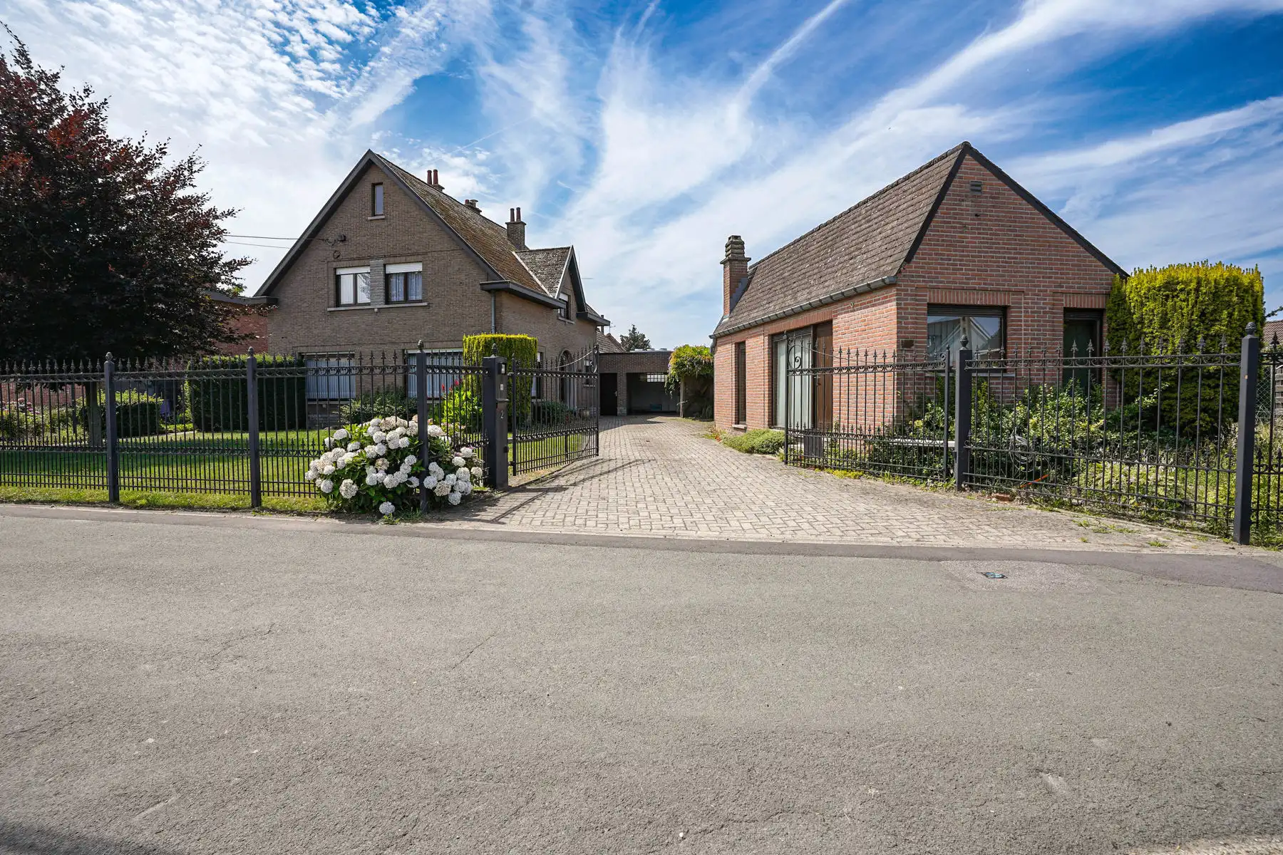 Hoofdfoto van de publicatie: Te renoveren, vrijstaande woning op een perceel van 1070 m²