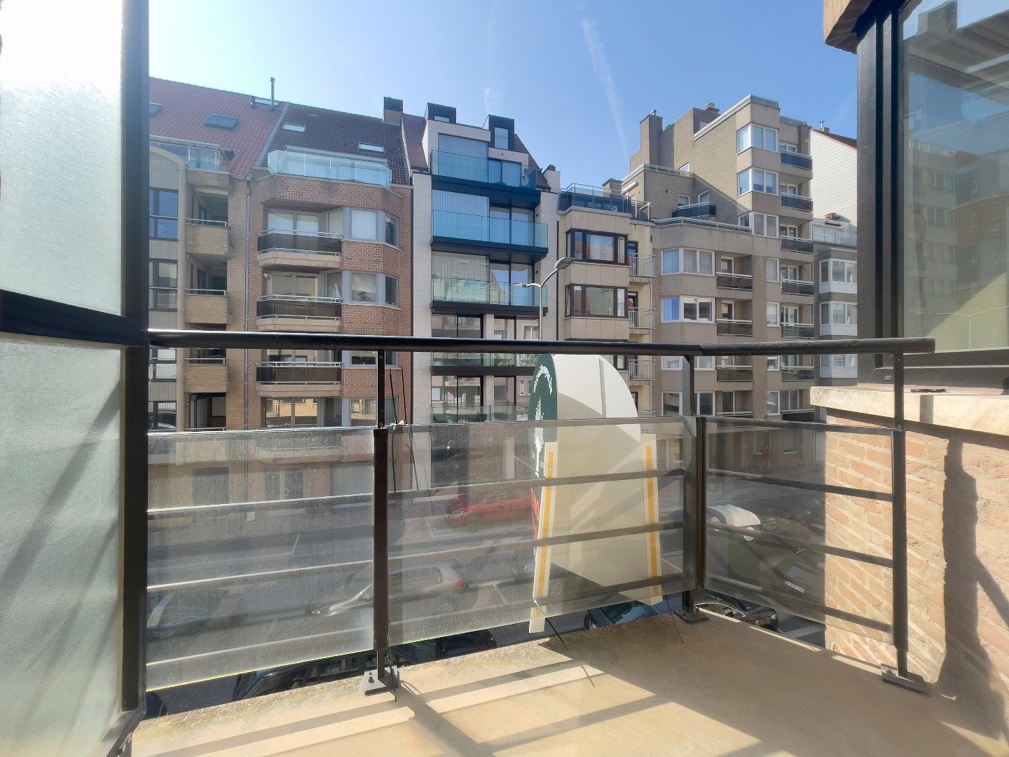 Luxueus afgewerkt appartement met zuid-westen oriëntatie gelegen vlakbij het strand en de Zeedijk. foto 5