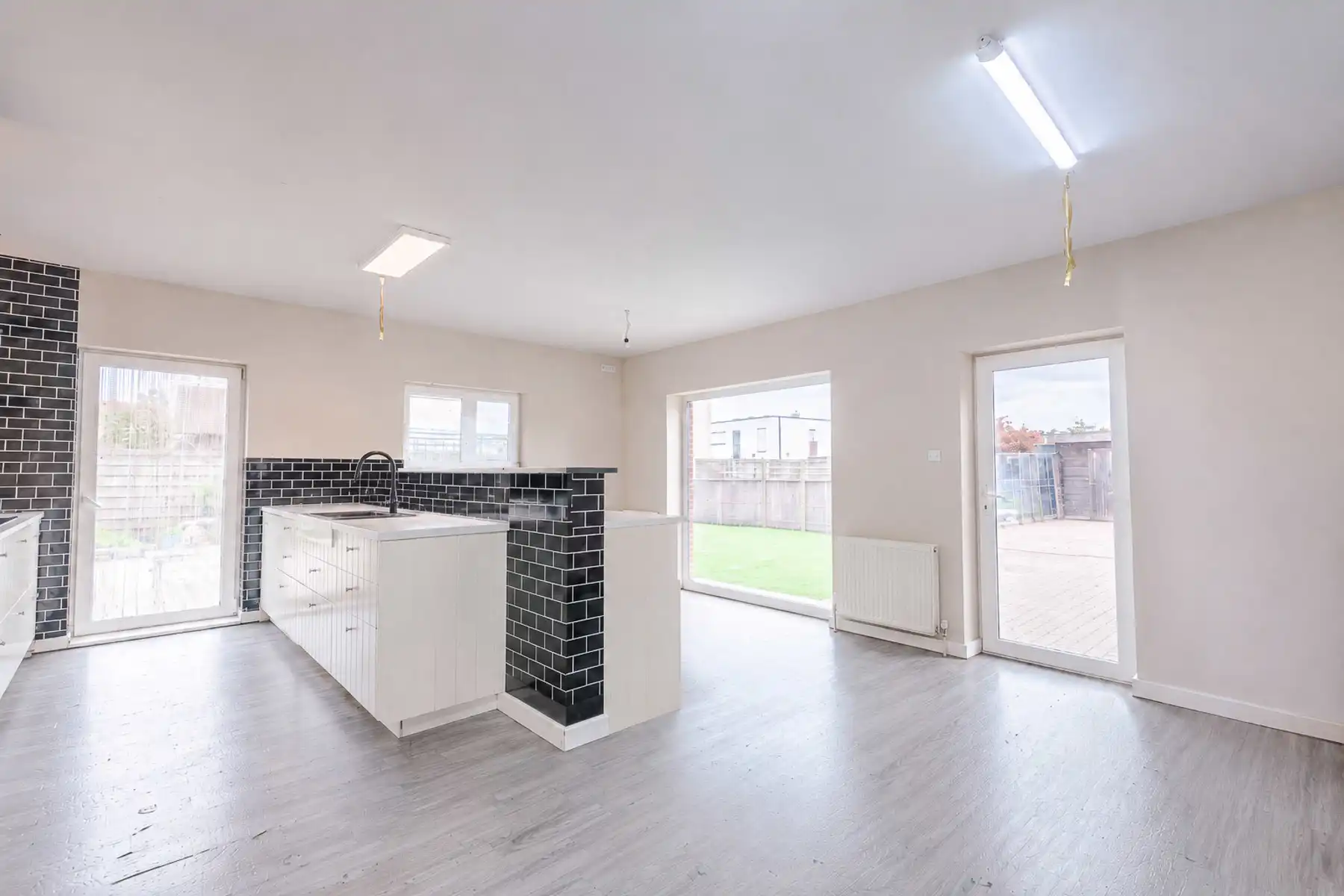 ruime woning met 4 slaapkamers op een fraai hoekperceel  foto 6