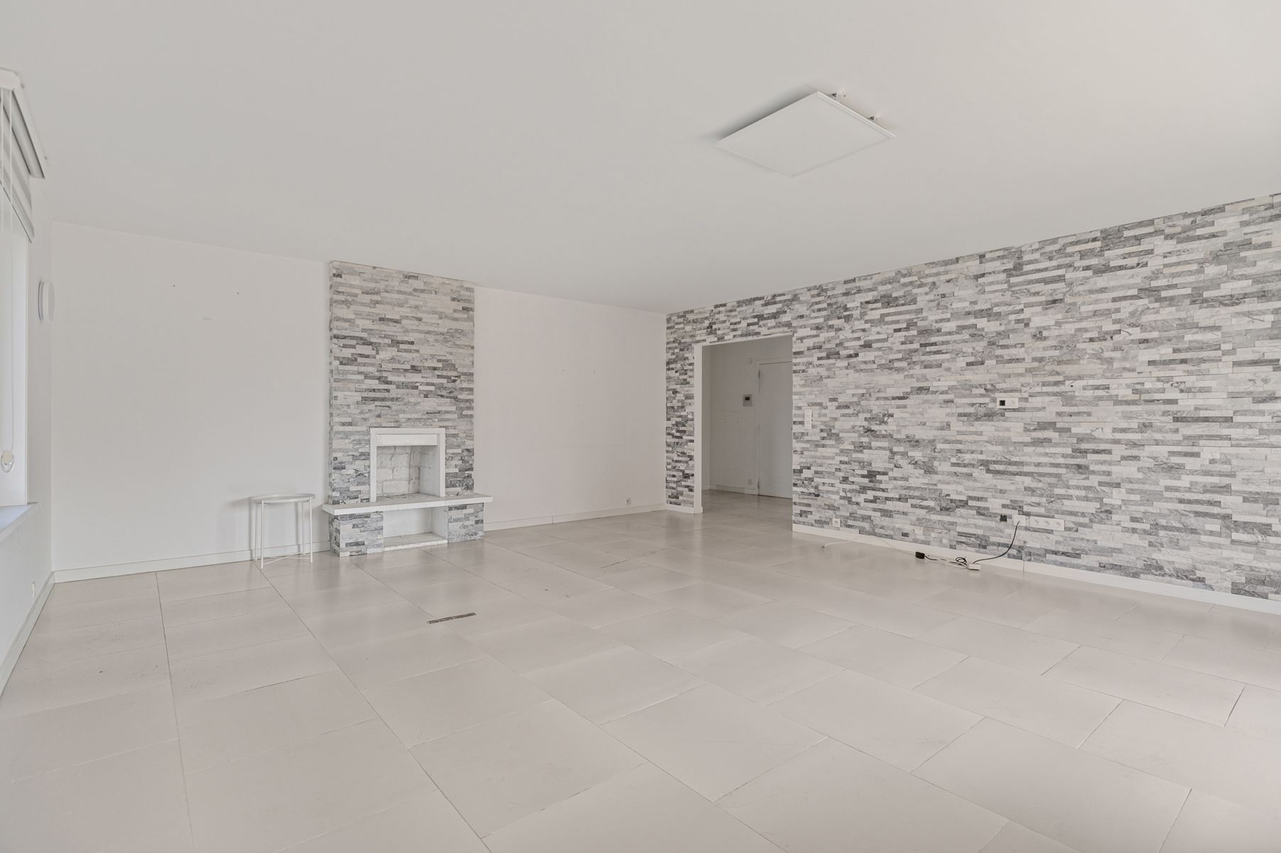 Recent gerenoveerd 3-slpkamerappartement met terras & garage foto 3