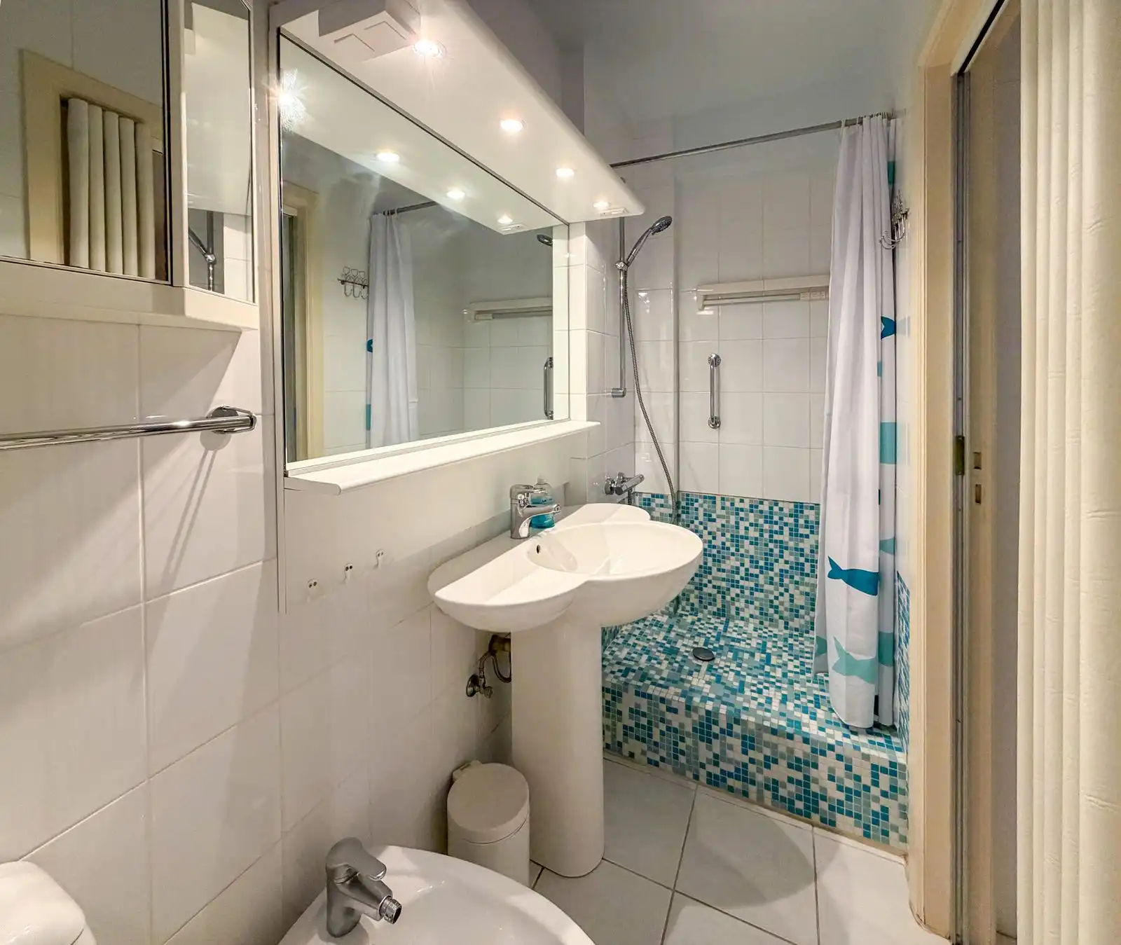Charmant 1-slaapkamerappartement in kleinschalige residentie vlak bij strand foto 8