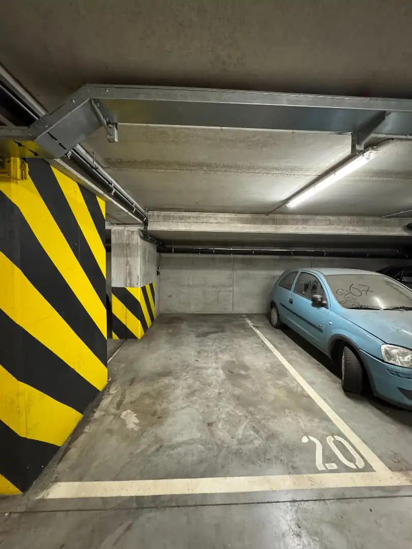 studio op 15e verd. met kelder en parkeerplaats foto 11