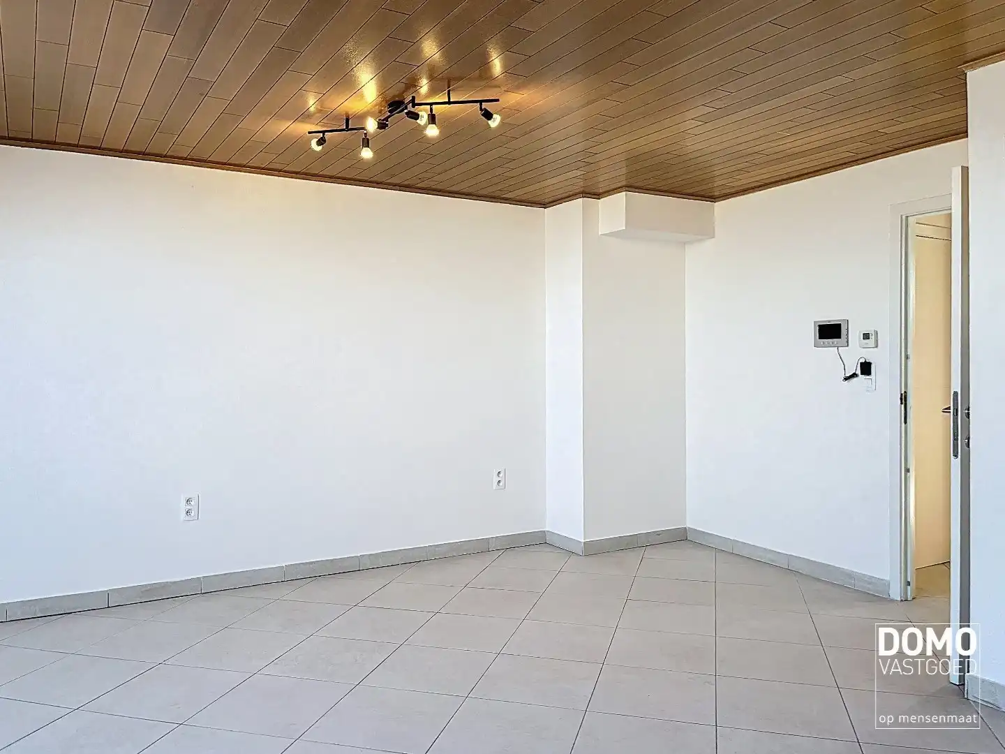 INSTAPKLAAR  DUPLEXAPPARTEMENT MET 2 SLAAPKAMERS OP GOEDE LOCATIE IN KURINGEN foto 2