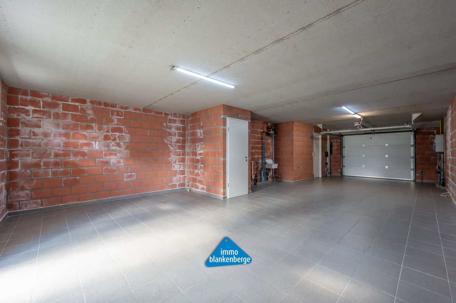 Bel-etage met een Lichtrijke Leefruimte, Grote Garage en een Zuidgerichte Tuin foto 21