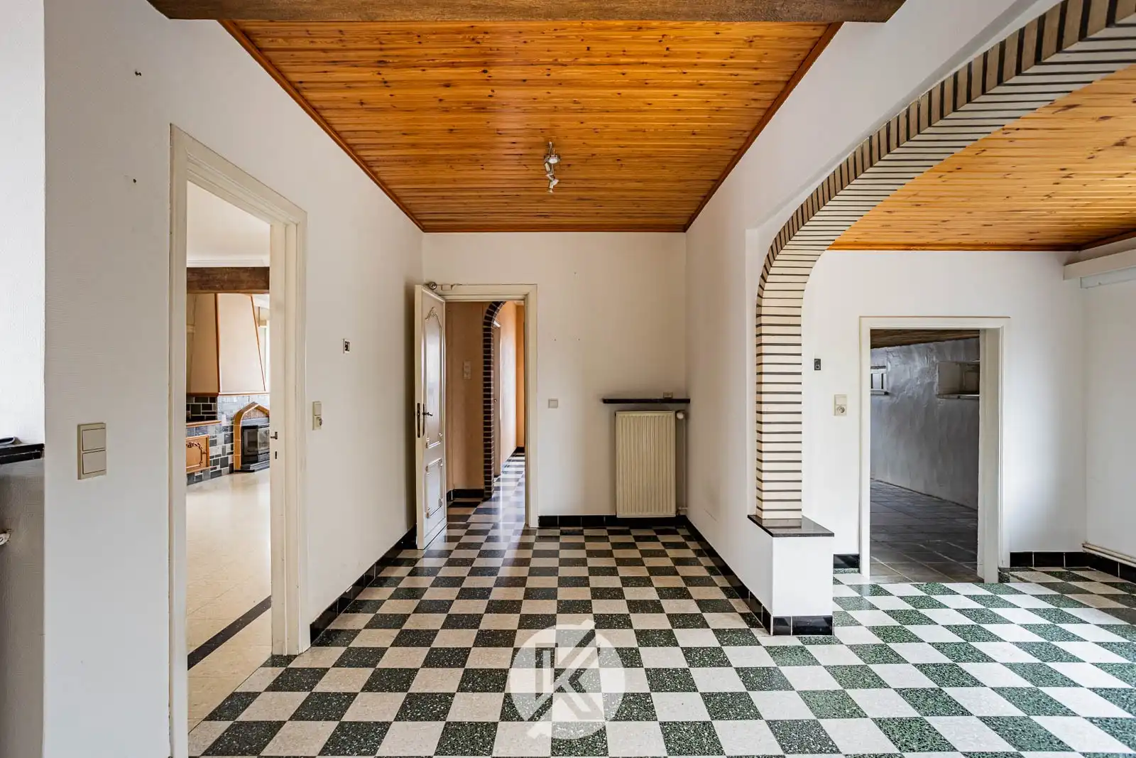 Vrijstaande, robuuste woning nabij het centrum foto 12