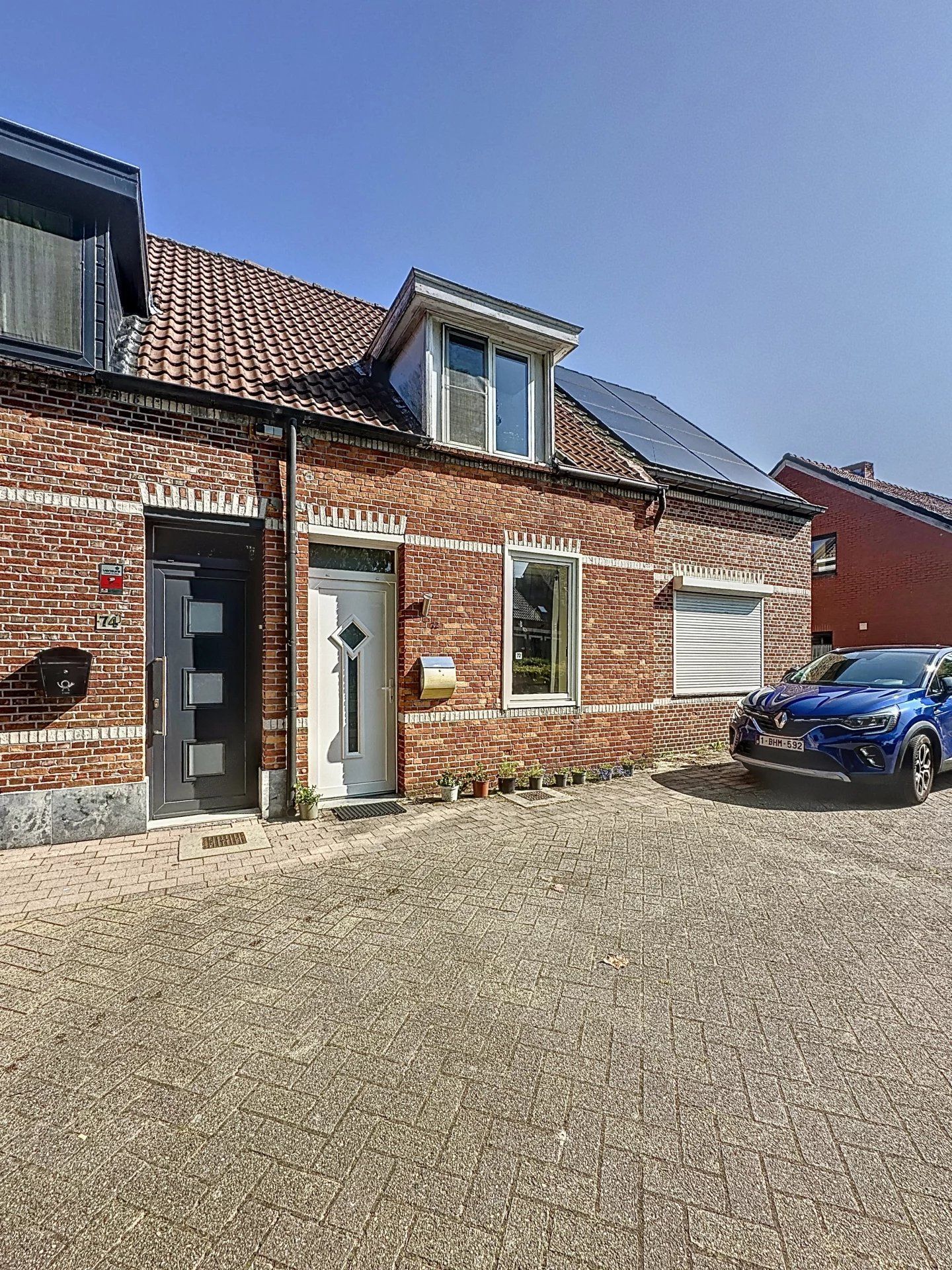 Super gezellige woning met groot terras, mooie bloementuin en carport. foto 26