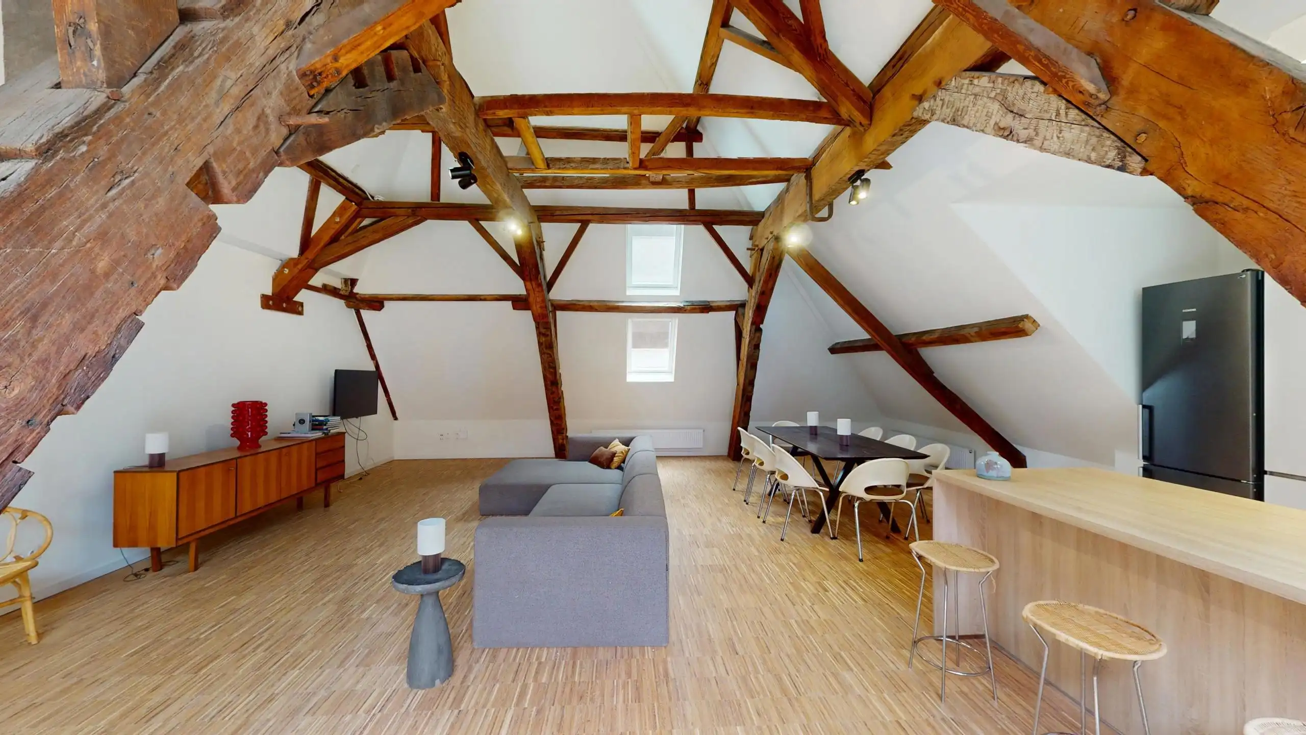 ANTWERPEN CENTRUM - Gemeubeld app. met vier slaapkamers foto 3