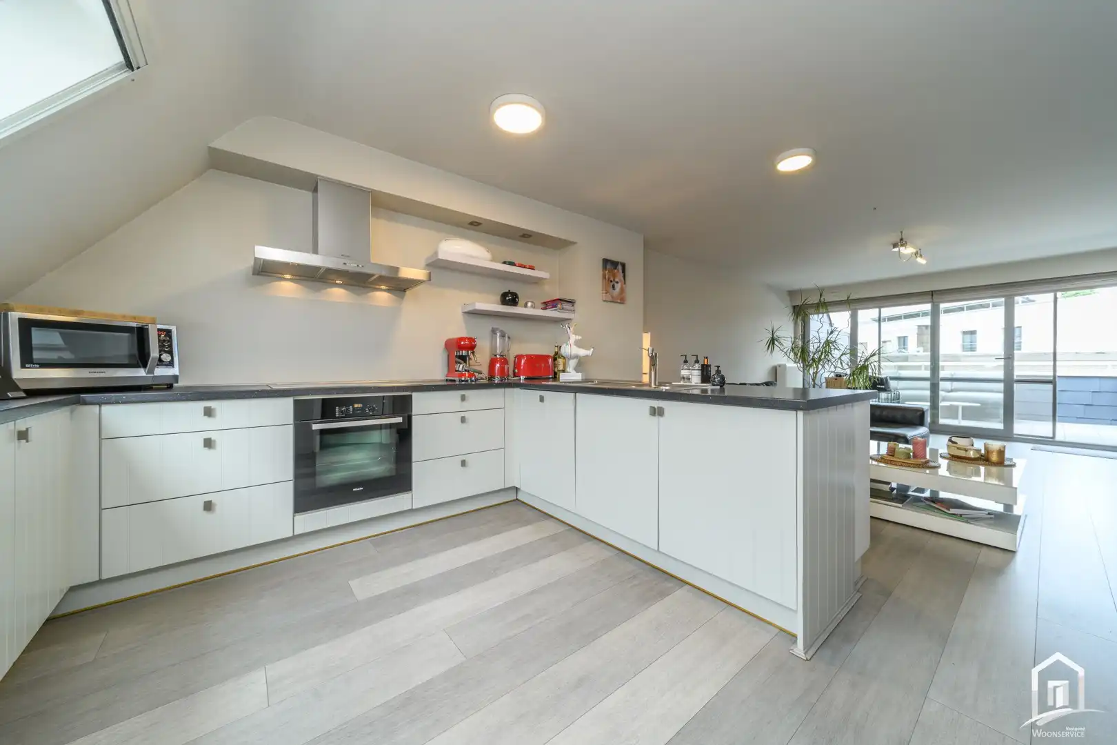 Bemeubeld appartement in hartje van Aalst foto 5
