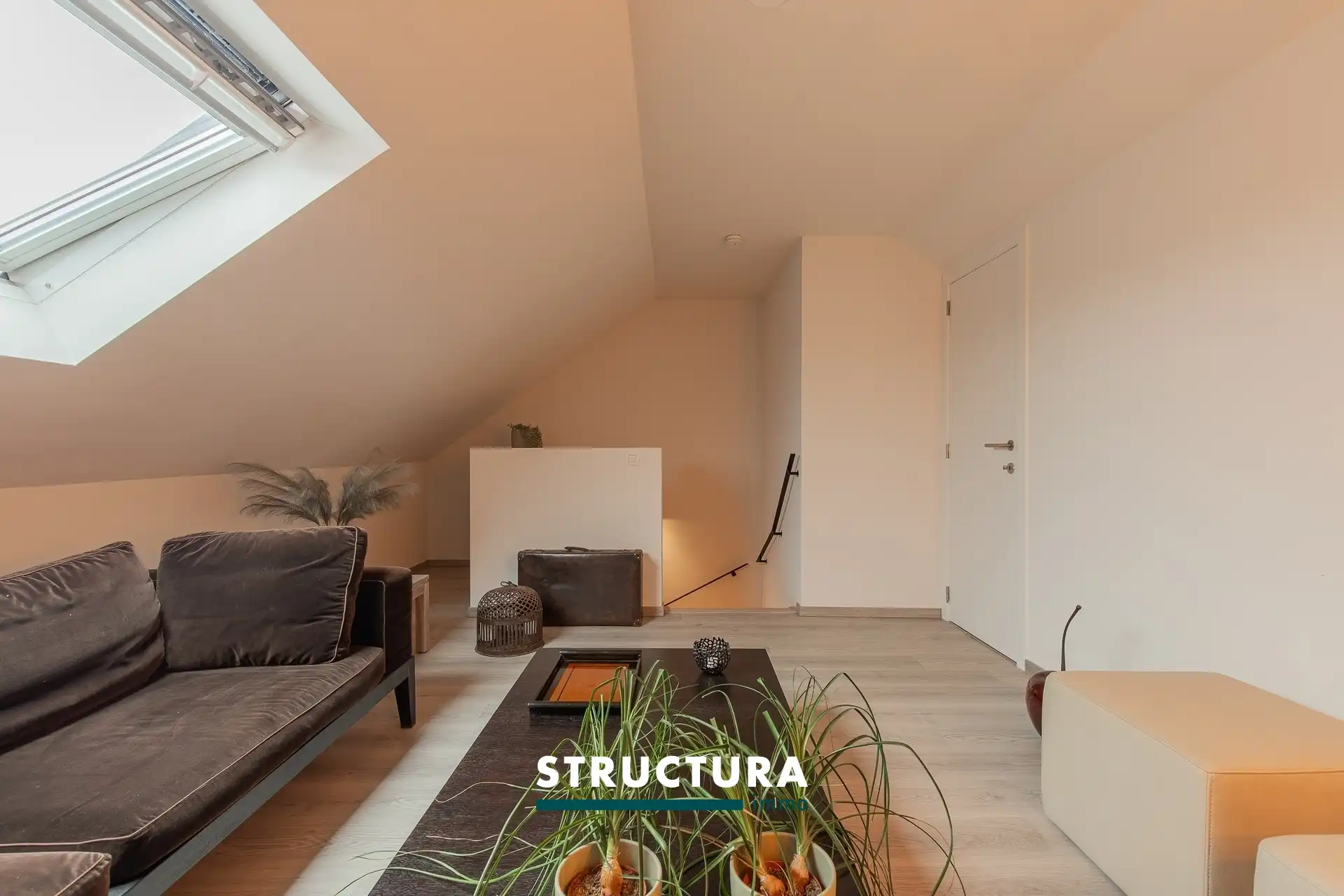 Volledig instapklare woning met 3slpk's, tuin en carport foto 28