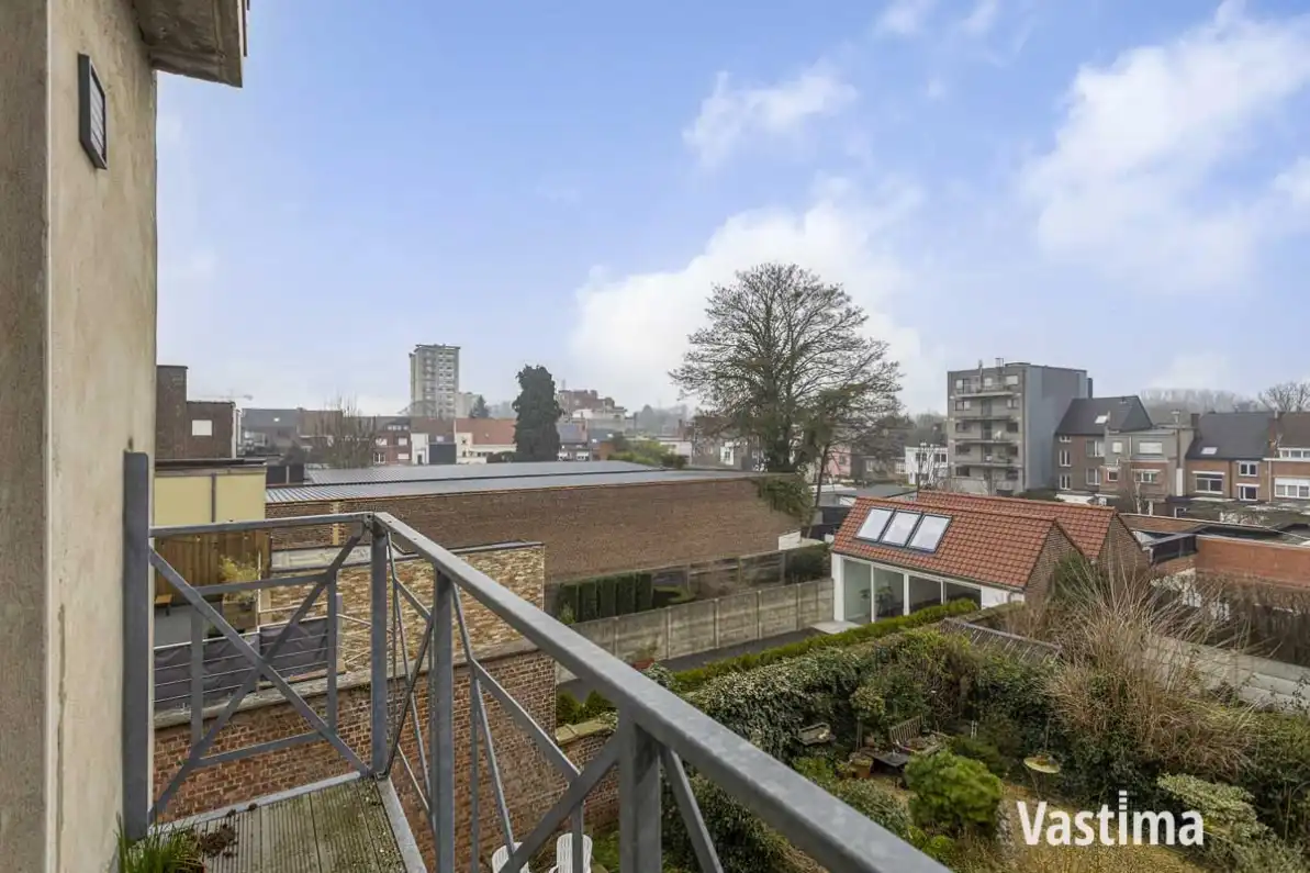 Vergunde opbrengsteigendom met 3 verhuurde appartementen foto 13