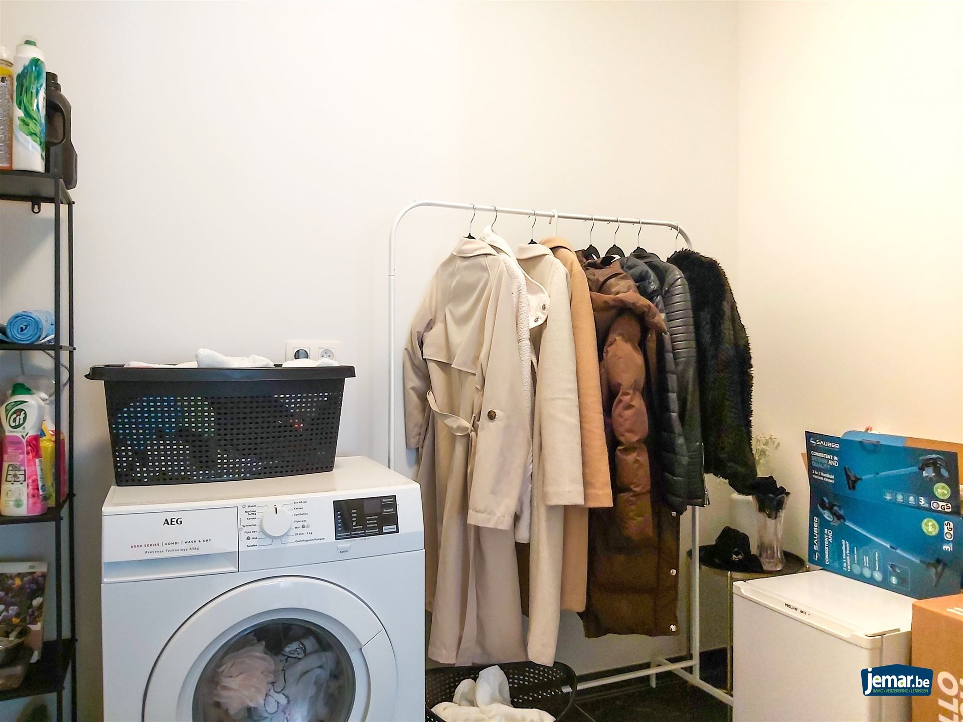 Instapklaar, gelijkvloers en energiezuinig appartement met terras en autostaanplaats in Opgrimbie! foto 6