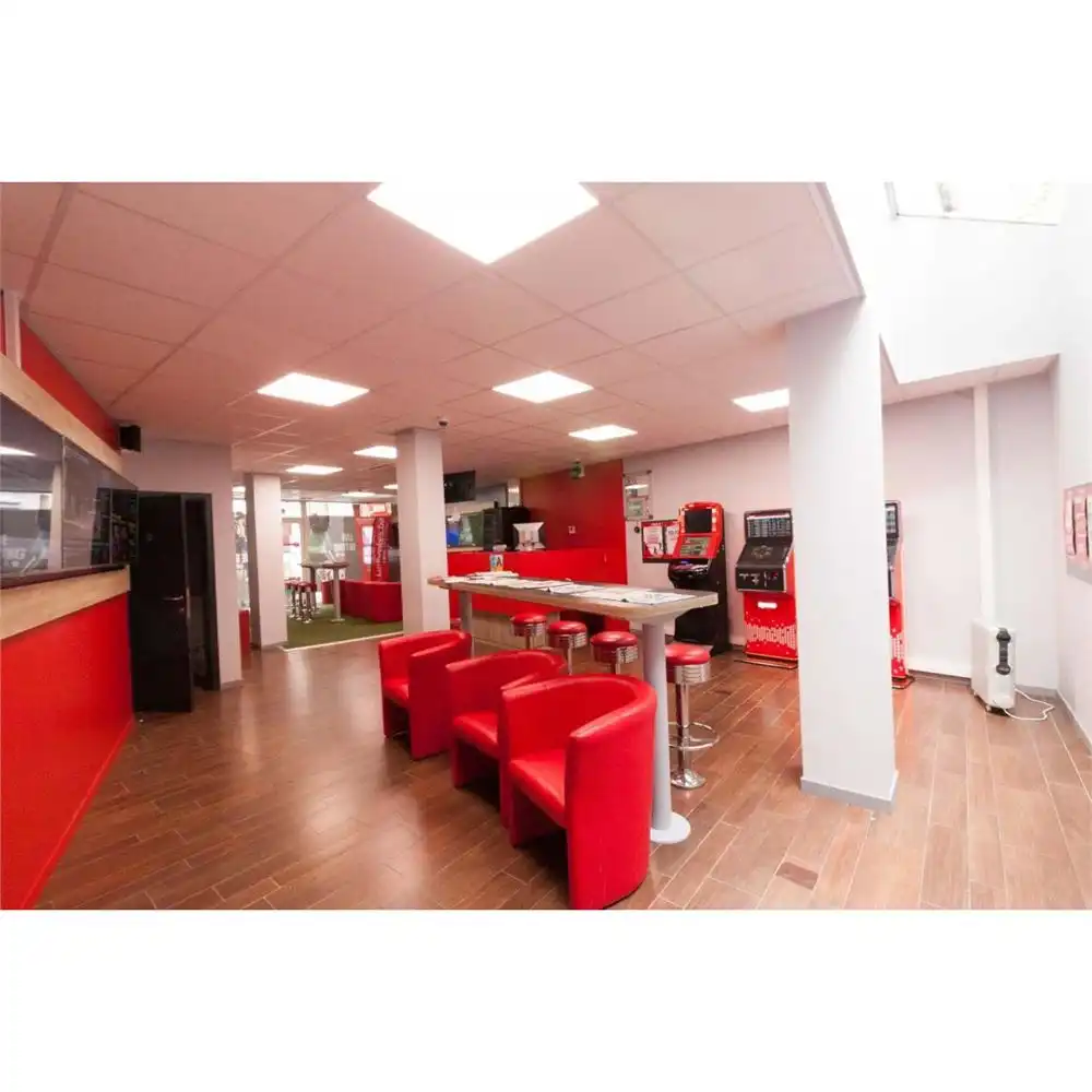 CENTRAAL GELEGEN HANDELSGELIJKVLOERS foto 2