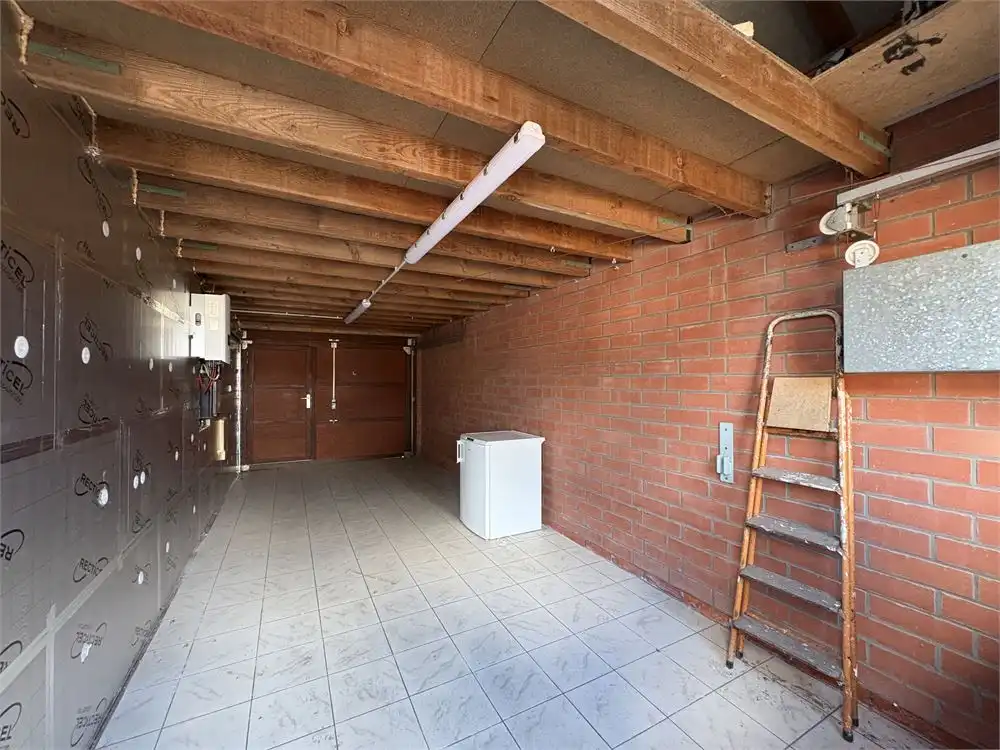 Lichtrijke gezinswoning met 4 slaapkamers + garage foto 18