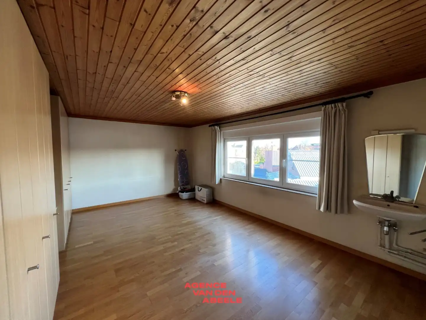 Polyvalente woning met ruime garage en opslagruimte van 155m2 foto 11