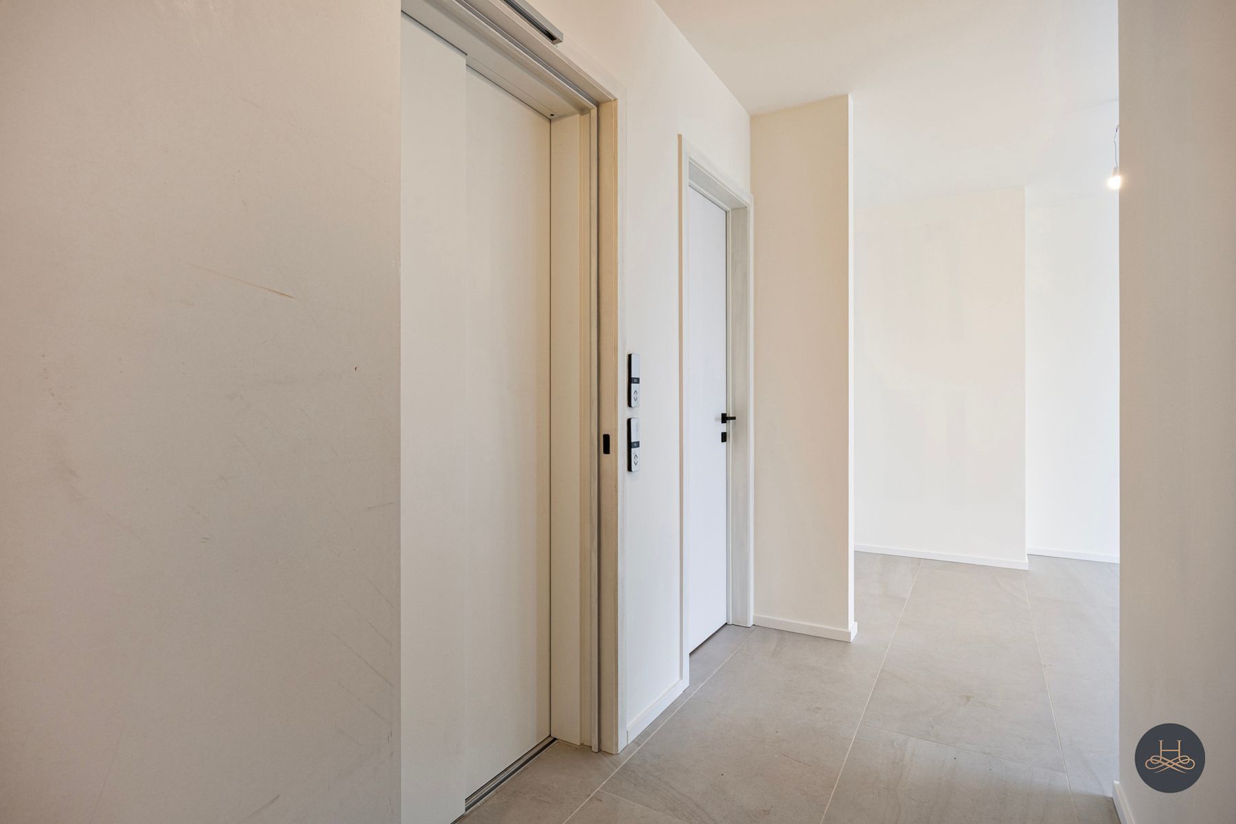 Prachtig 3 SLK dakappartement met staanplaats aan het water  foto 2