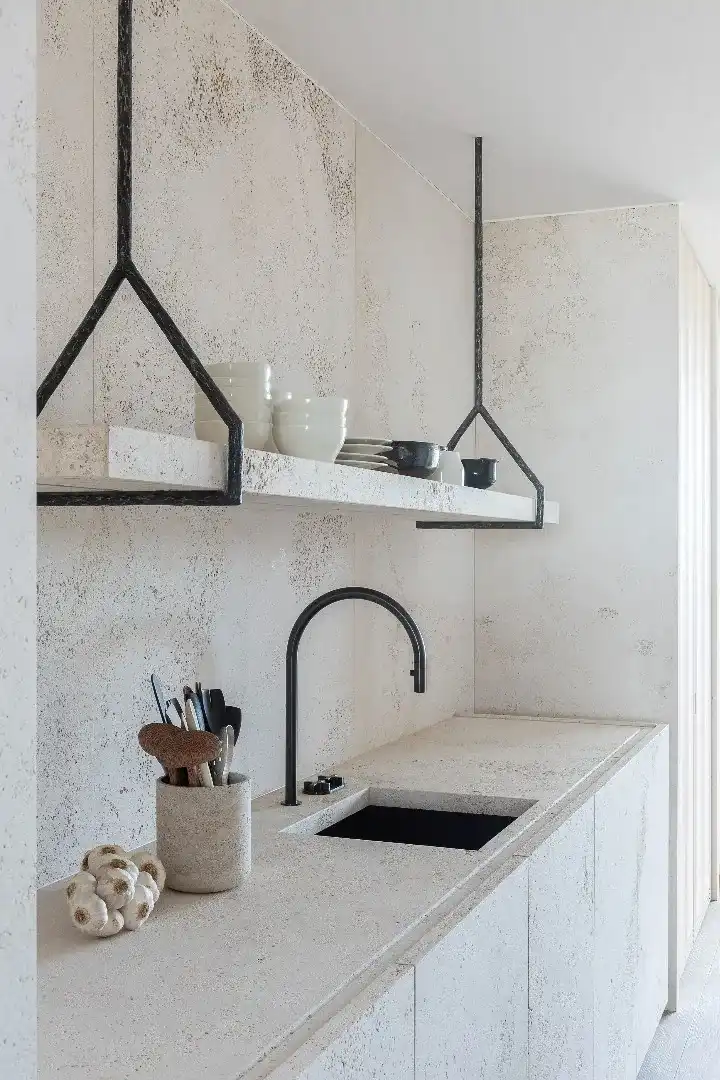 Uitzonderlijk stijlvol en tot in de perfectie afgewerkt appartement met frontaal zeezicht vanaf het gelijkvloerse terras – Residentie Blanke Top foto 6