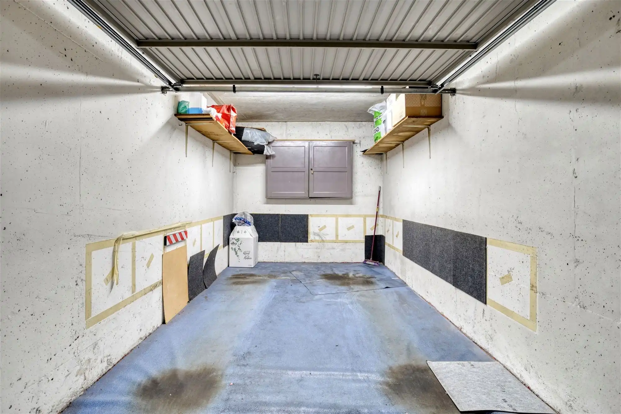 Garagebox op het Sporthalplein in centrum Wilrijk foto 2