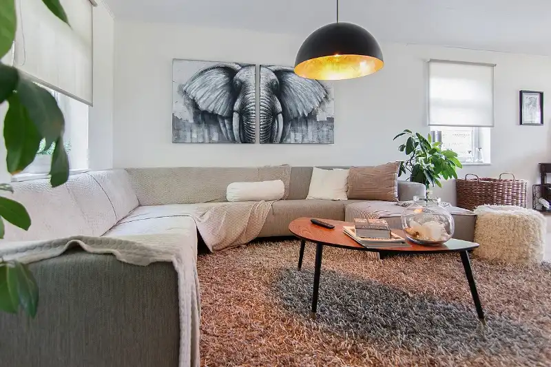 Rustig gelegen, ruime woning op een perceel van 6 aren 65 centiaren. Riante indeling met 4 slaapkamers en een open leefruimte die uitgeeft op de tuin. foto 4