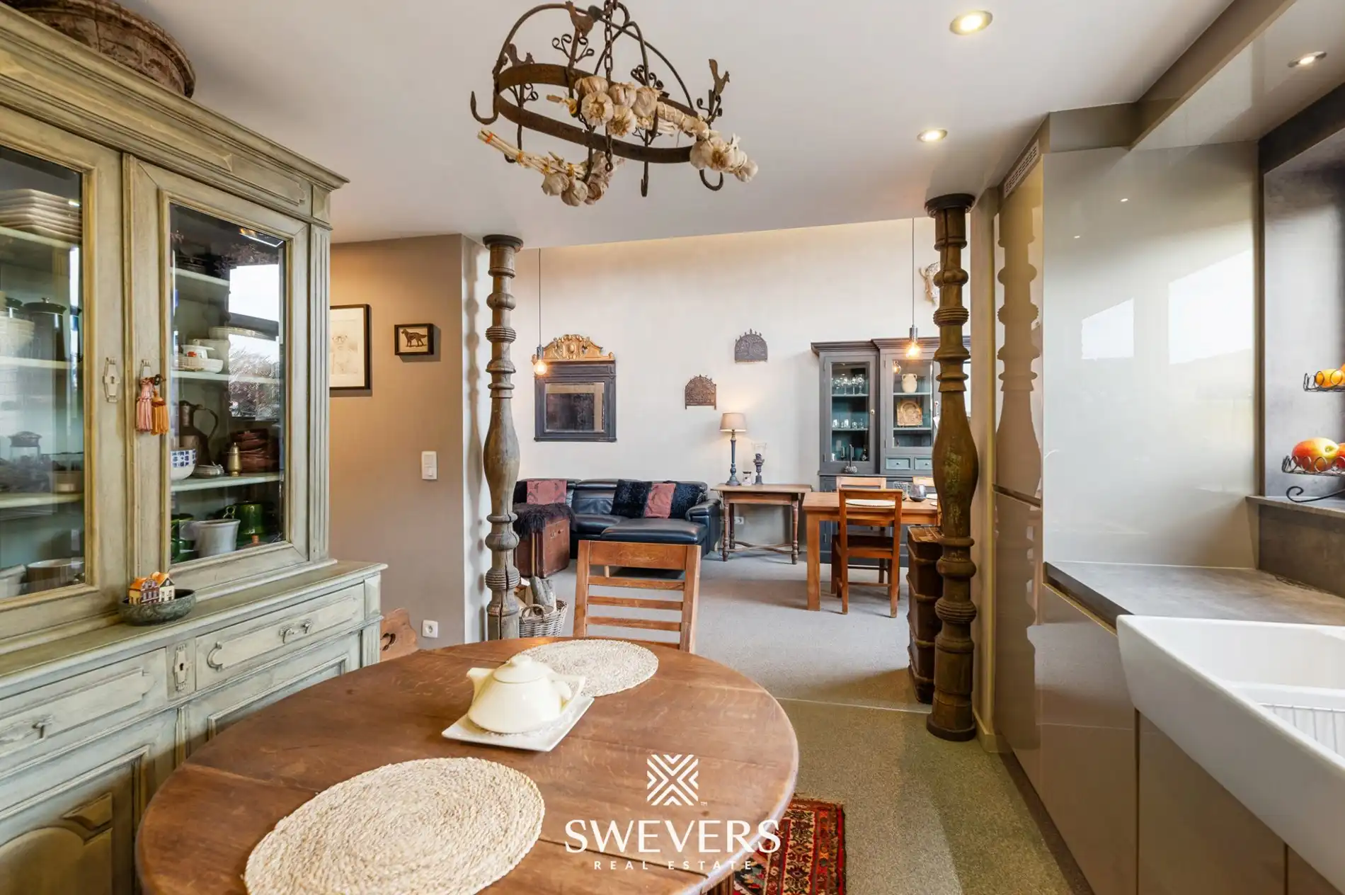 Instapklare gezinswoning met verrassend veel ruimte en een uitstekende ligging te Beringen foto 9