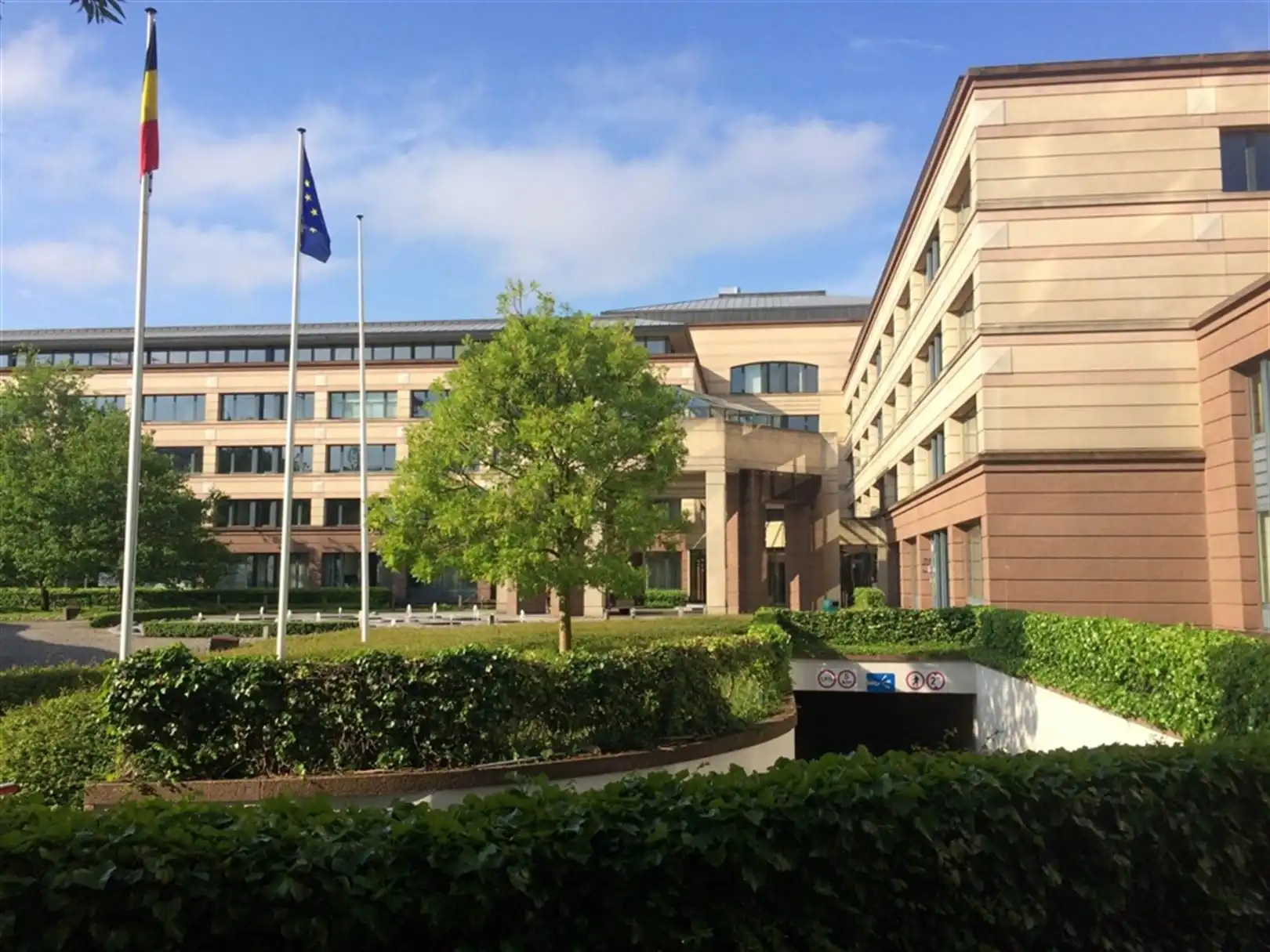 ARIANE BUILDING: kantoren te huur vanaf 28m² foto 2