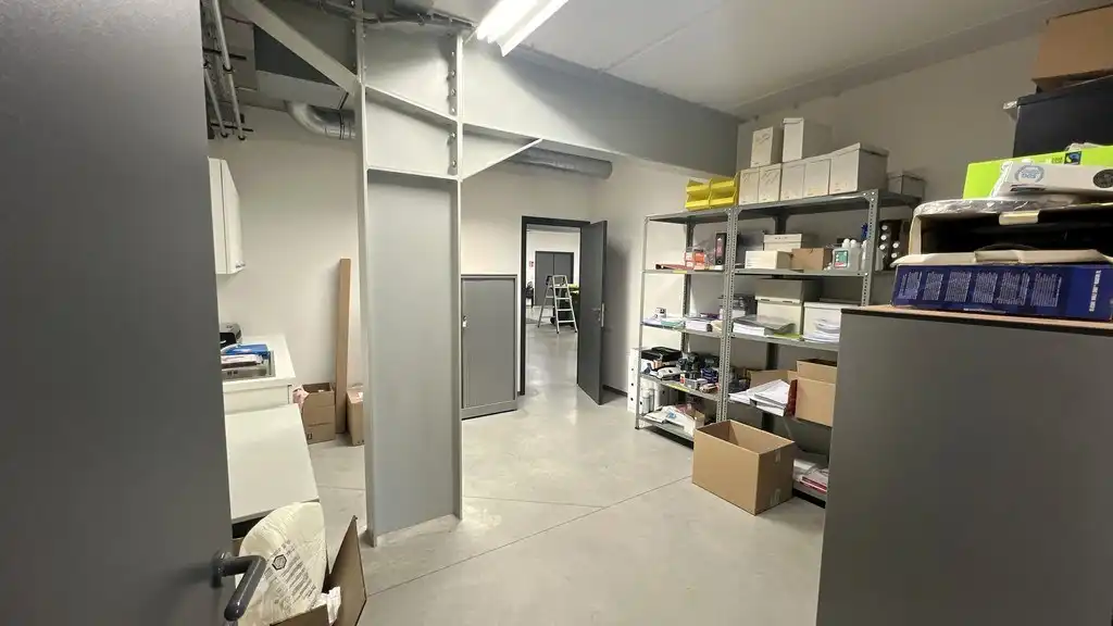 Functioneel bedrijfspand te huur in industriepark E17/4 te Lokeren foto 10