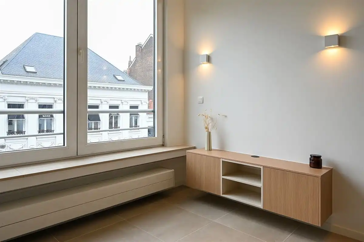 Recent gerenoveerd studio-appartement met aparte slaapkamer foto 9