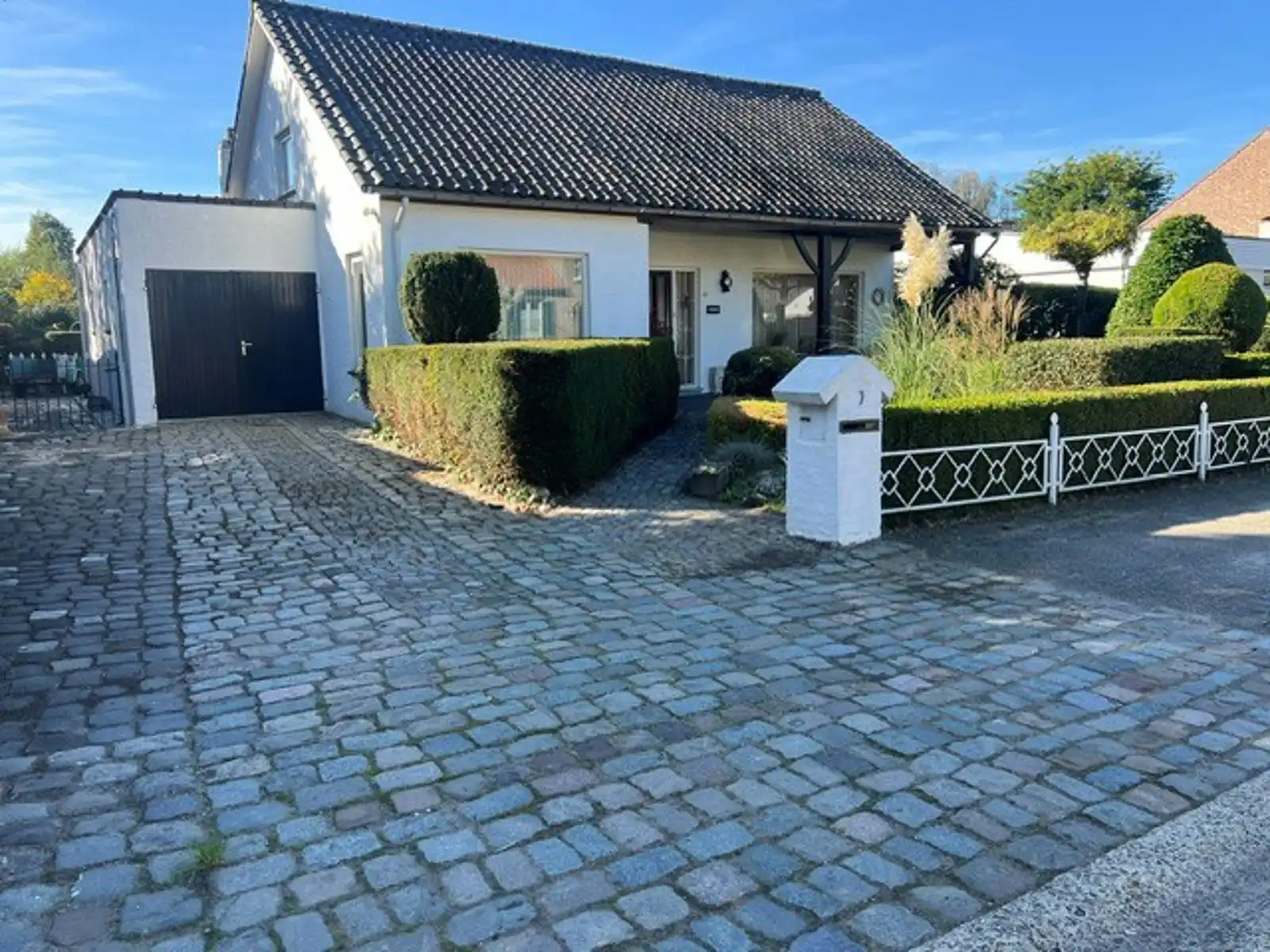 CHARMANTE WONING IN EEN GROENE OASE foto 2