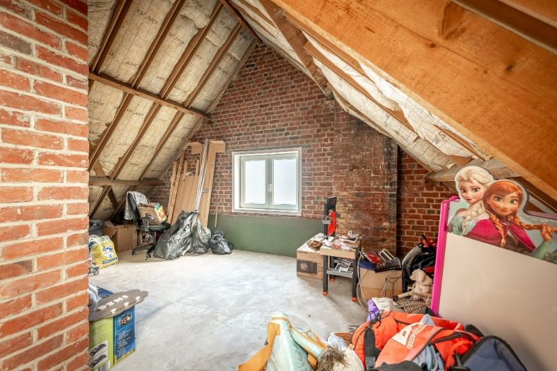 Halfopen woning met 3 slpks en garage foto 14