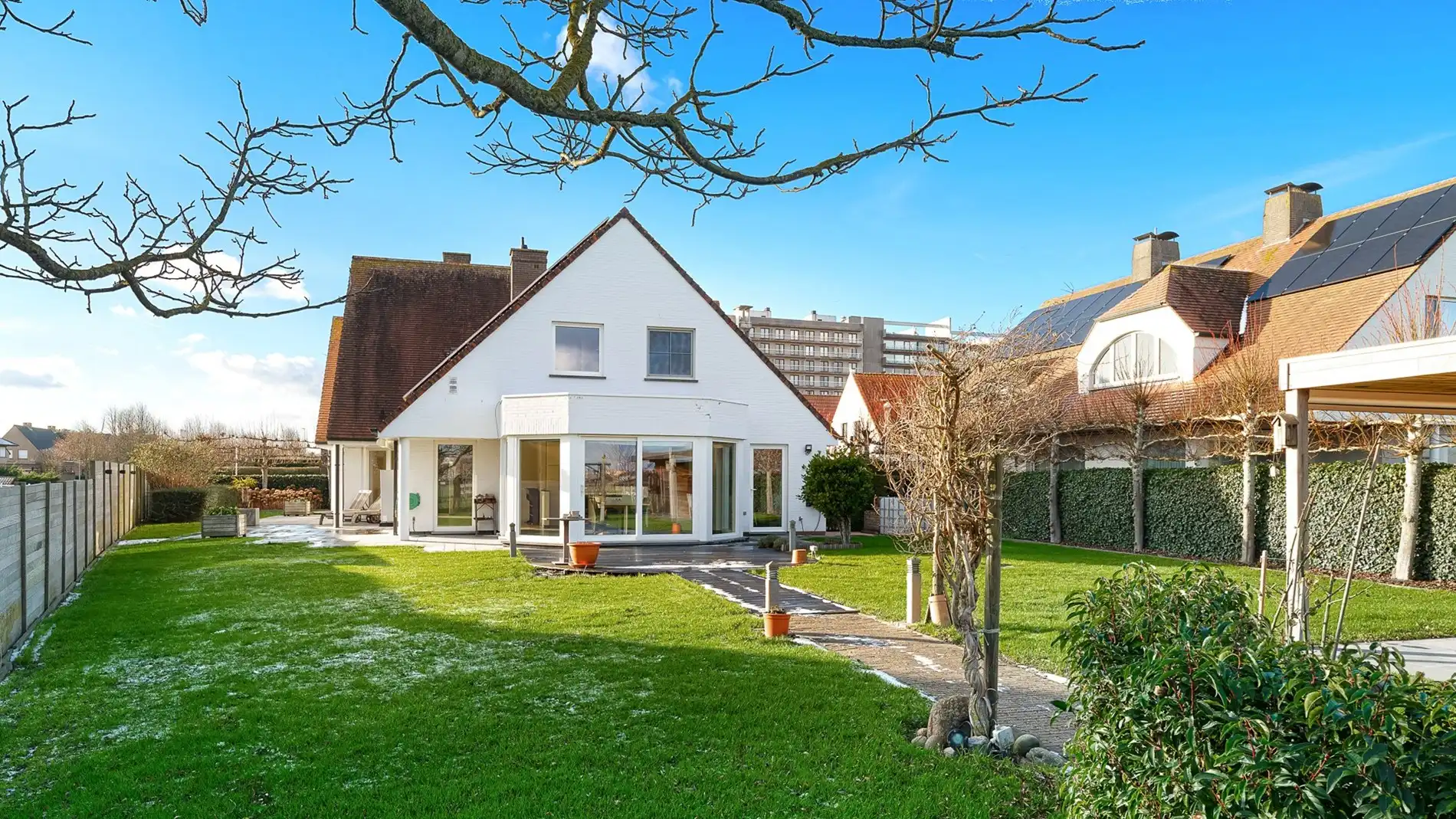 Rustig gelegen villa met grote tuin te Heist foto 3