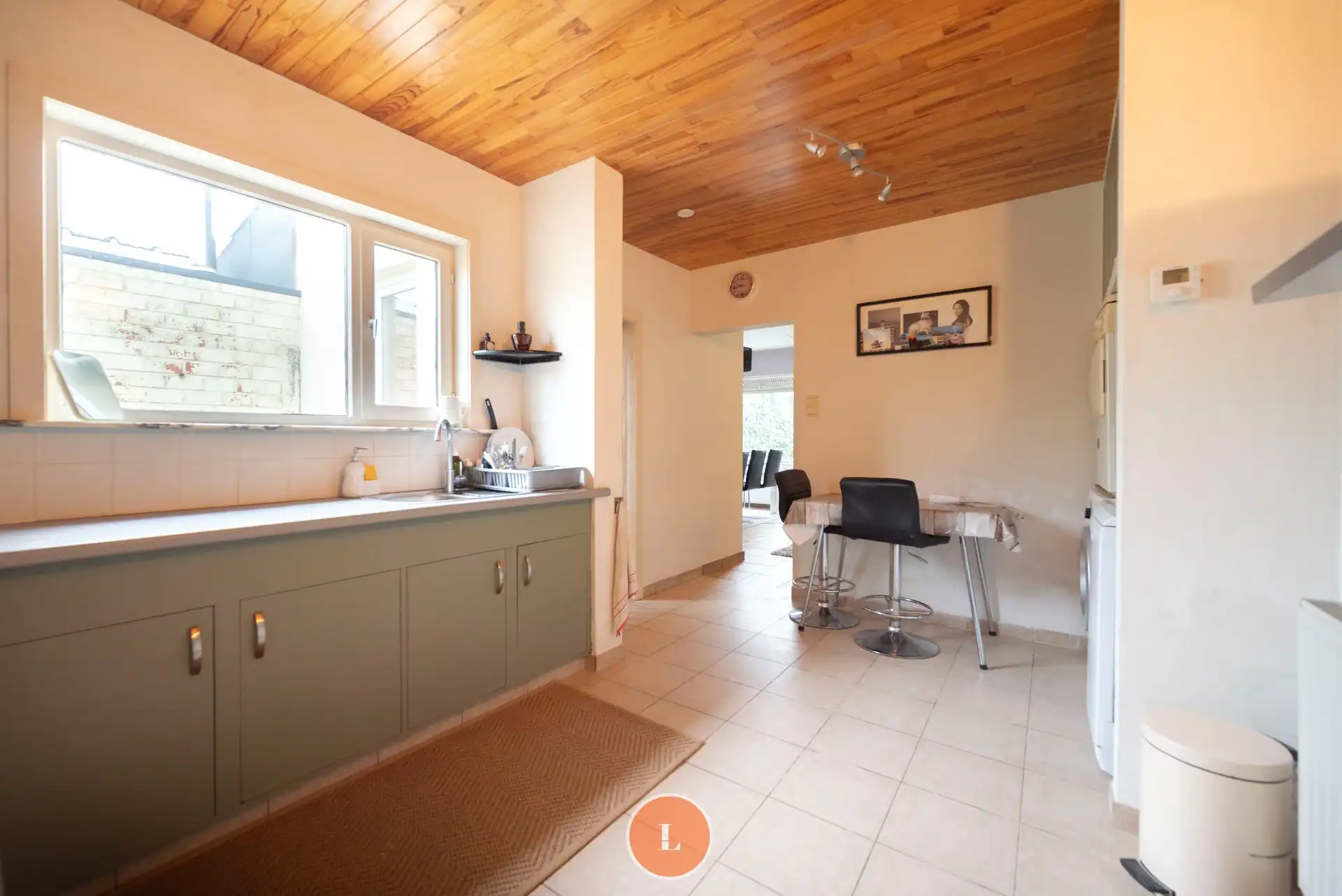 Instapklare woning met 2 slaapkamers, gezellige tuin en garage. foto 7