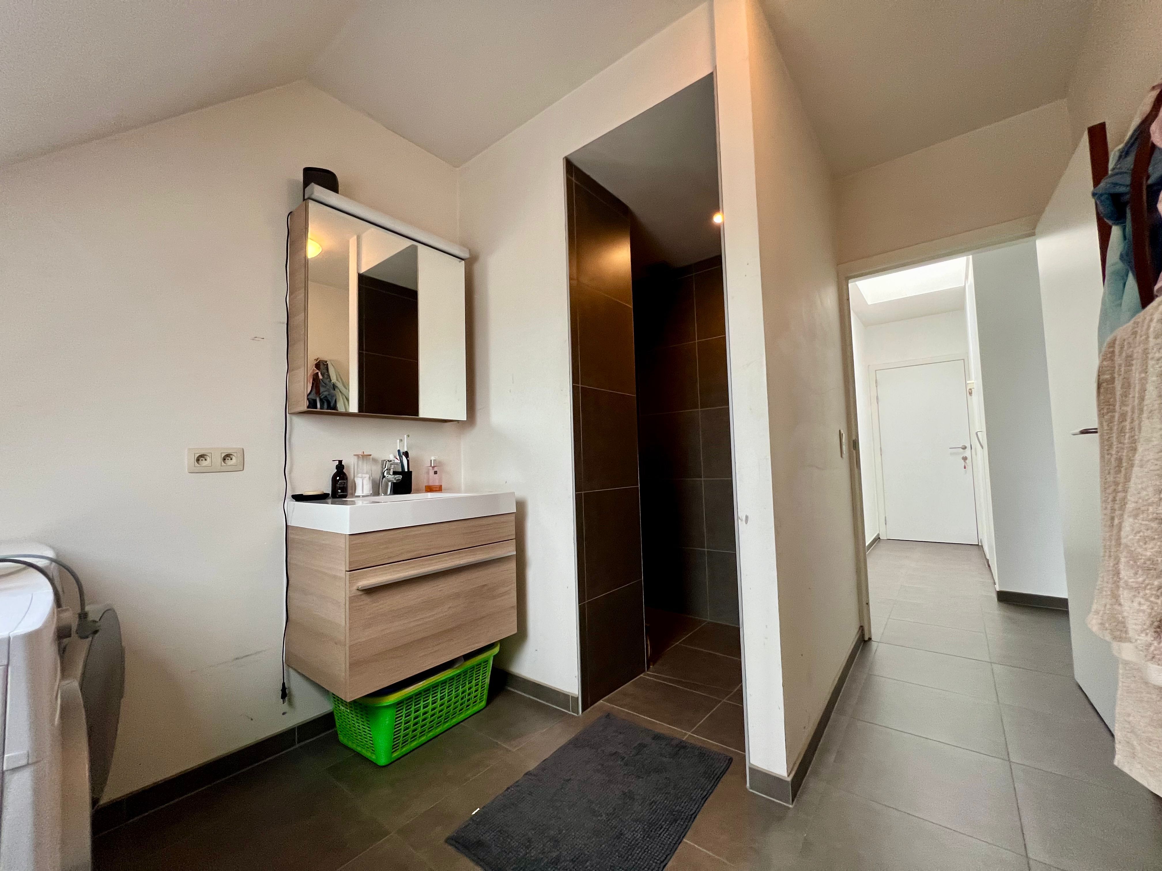 Ruim landelijk gelegen appartement met 2 autostaanplaatsen foto 5