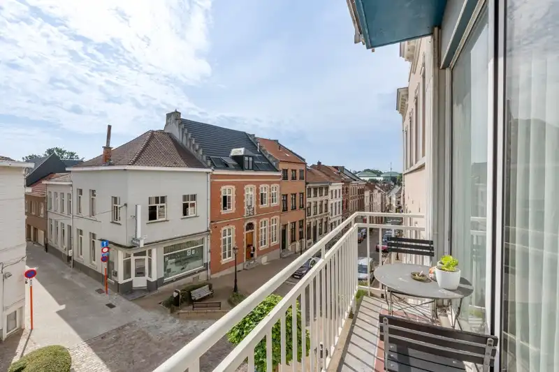 Zeer goed gelegen appartement met 2 slaapkamers foto 6