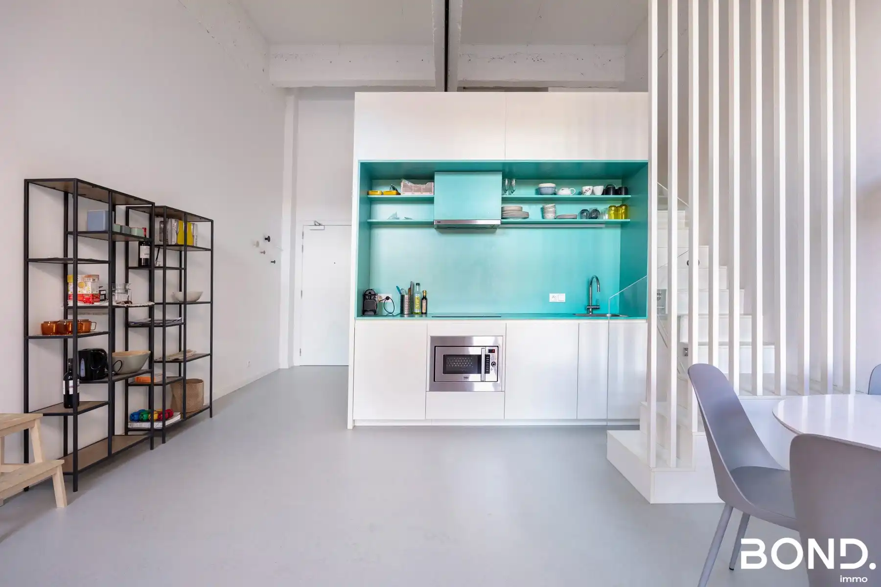 Studio met loftgevoel en parking aan de Vaartkom in Hungaria foto 8