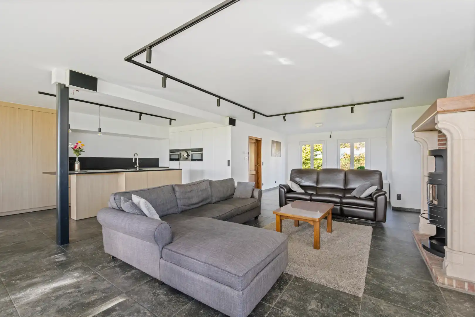 Ruime instapklare open woning met 6 slaapkamers, zuidgerichte tuin en landelijk verzicht in Dadizele foto 6