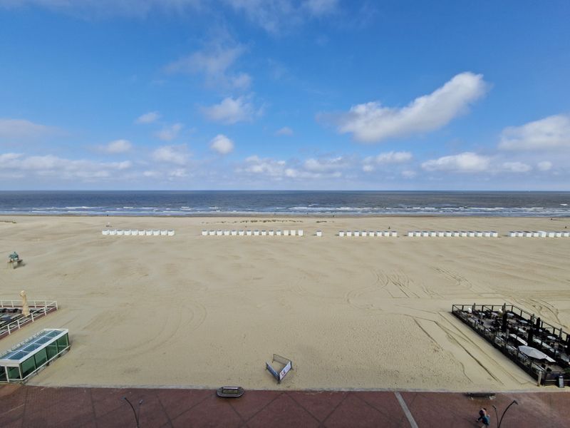 Frontaal zeezicht vanop de zevende verdieping foto 2