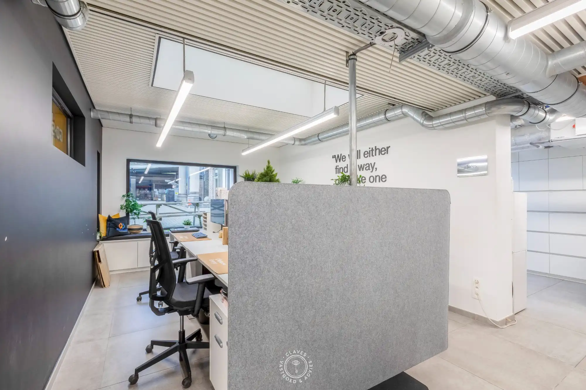 Operationele uitvalsbasis voor KMO — kantoor + loods + magazijn foto 13